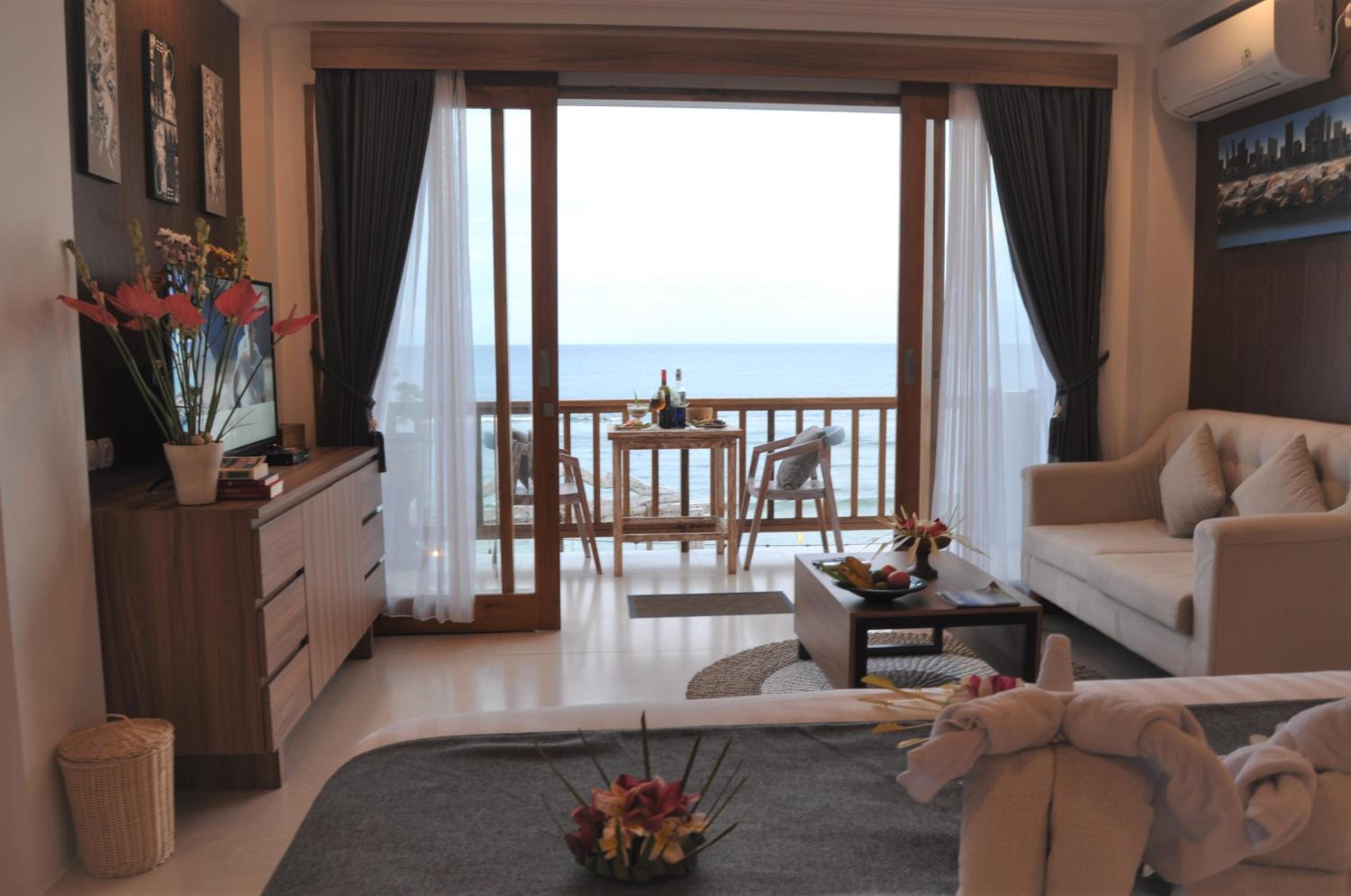 One-Bedroom Suite - Photo 77