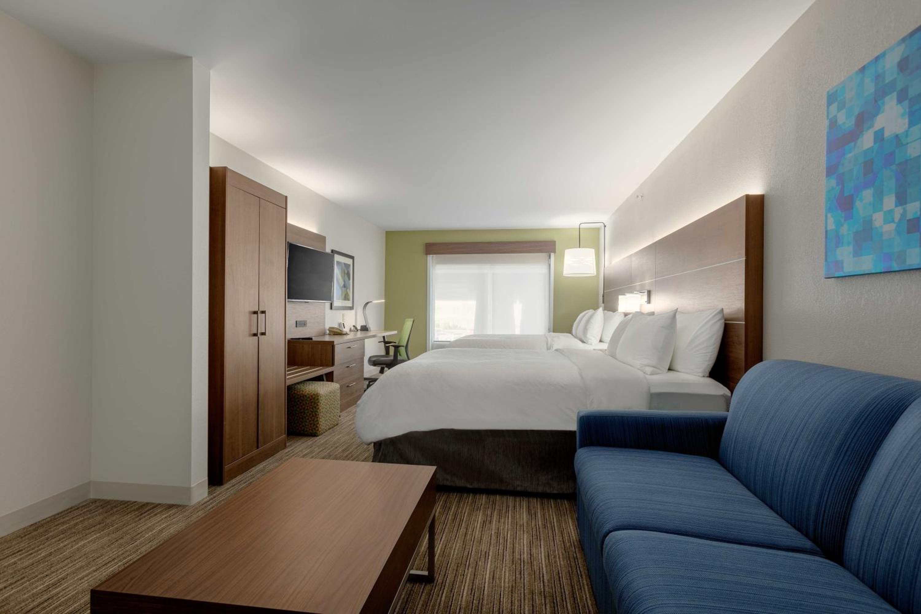Suite with Mobility Accessible Tub - Non-Smoking - Photo 2