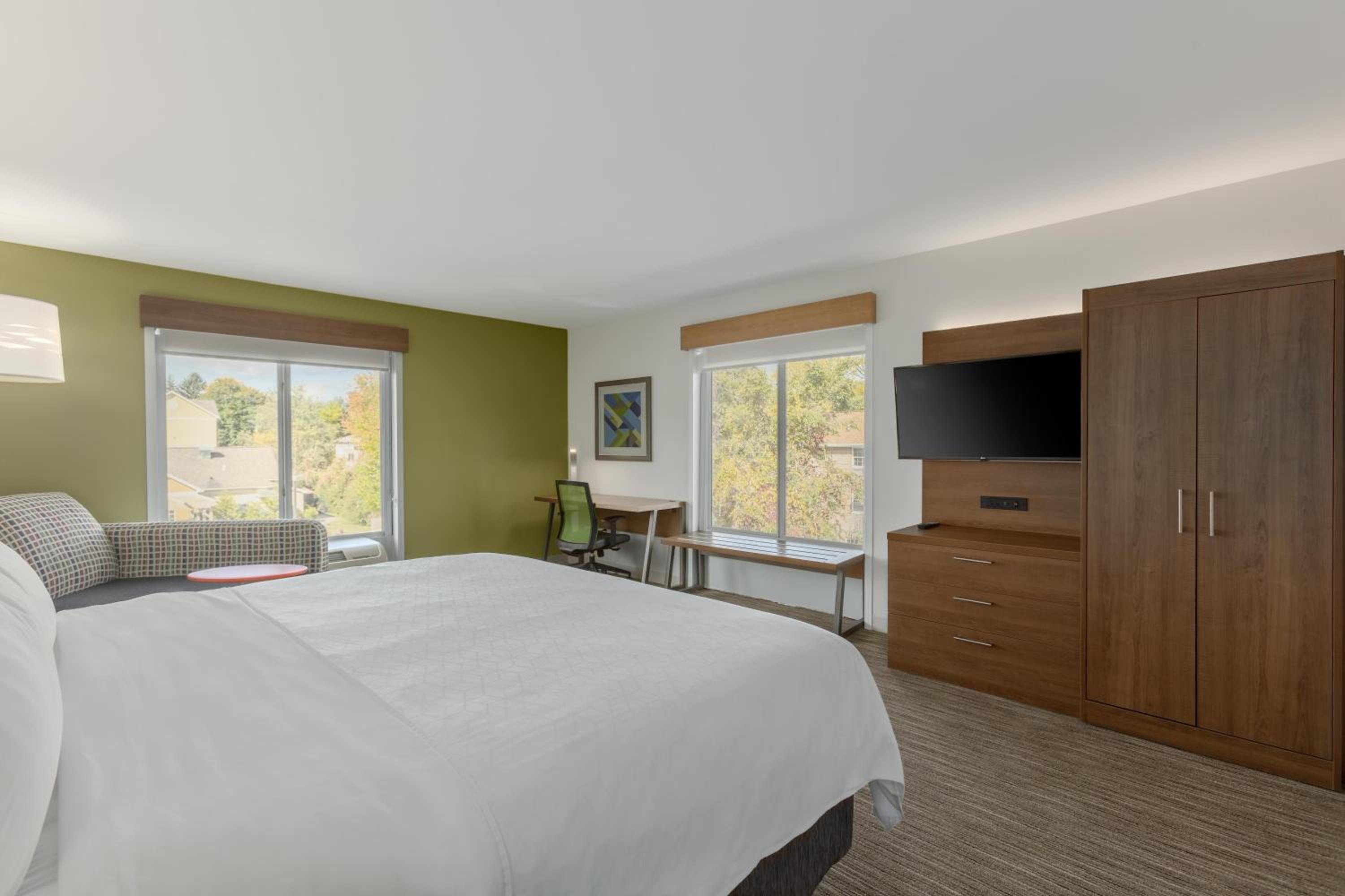 Standard King Room - Photo 3