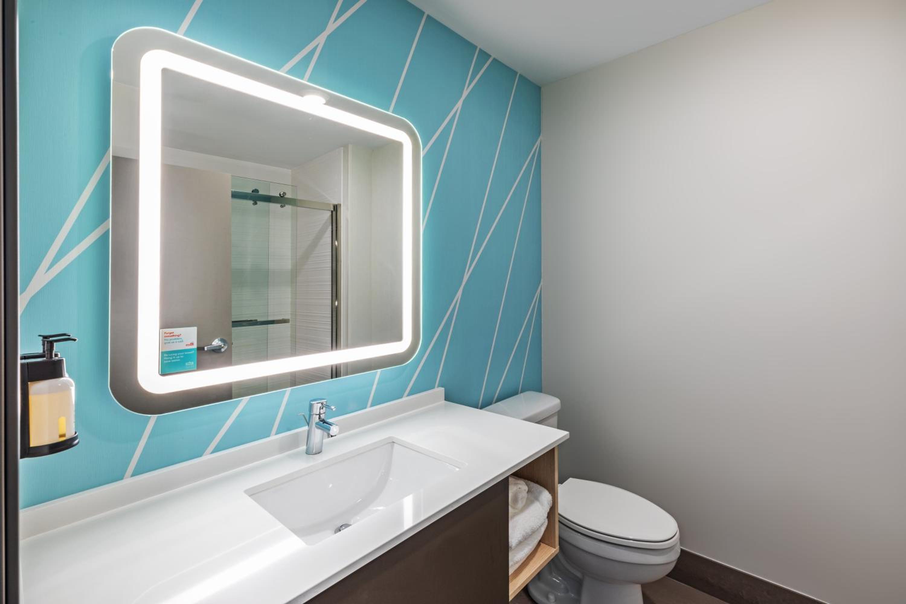Standard King Room - Photo 4