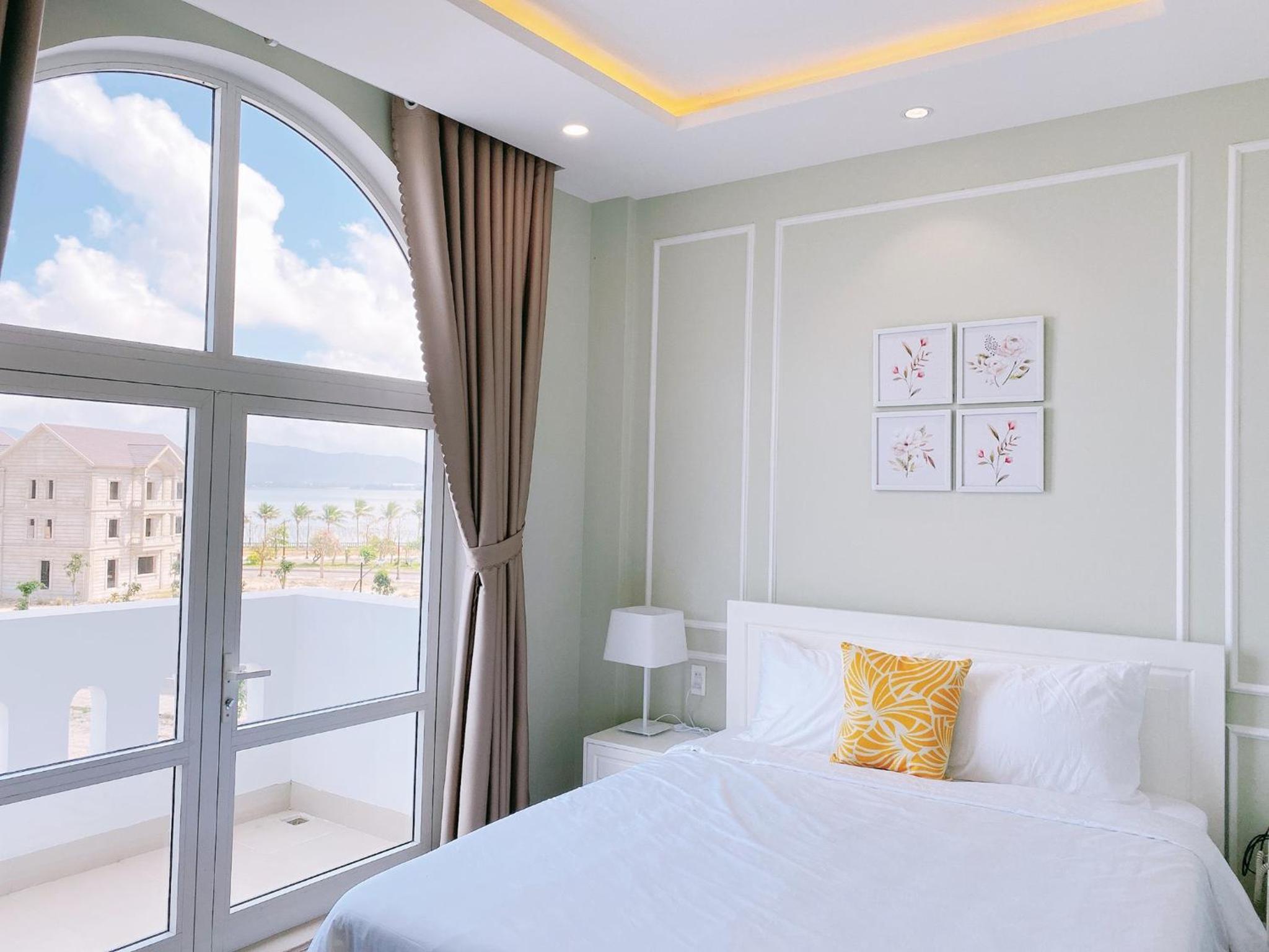 Double Room with Balcony and Sea View