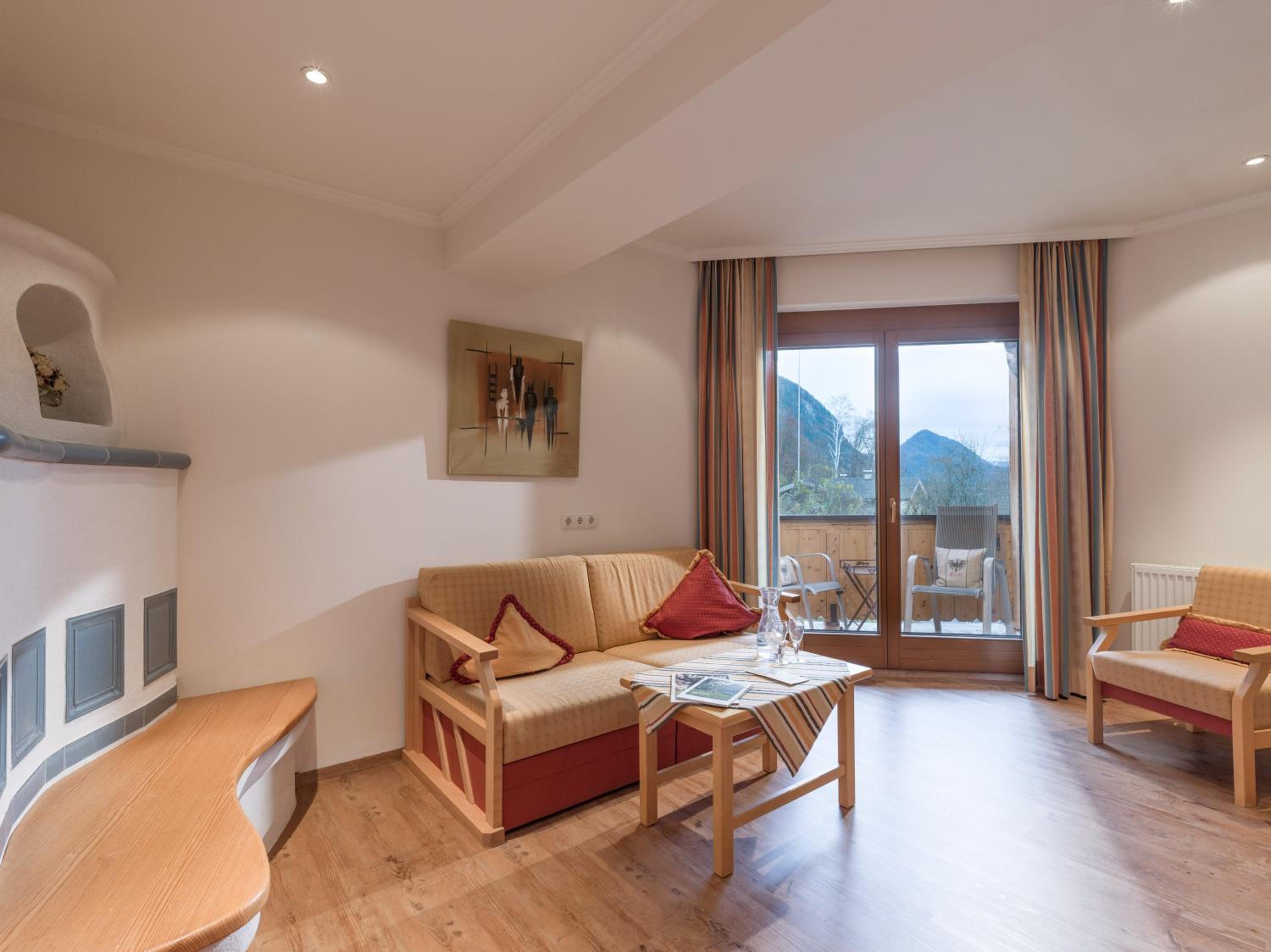 Double Room with Balcony - Photo 8