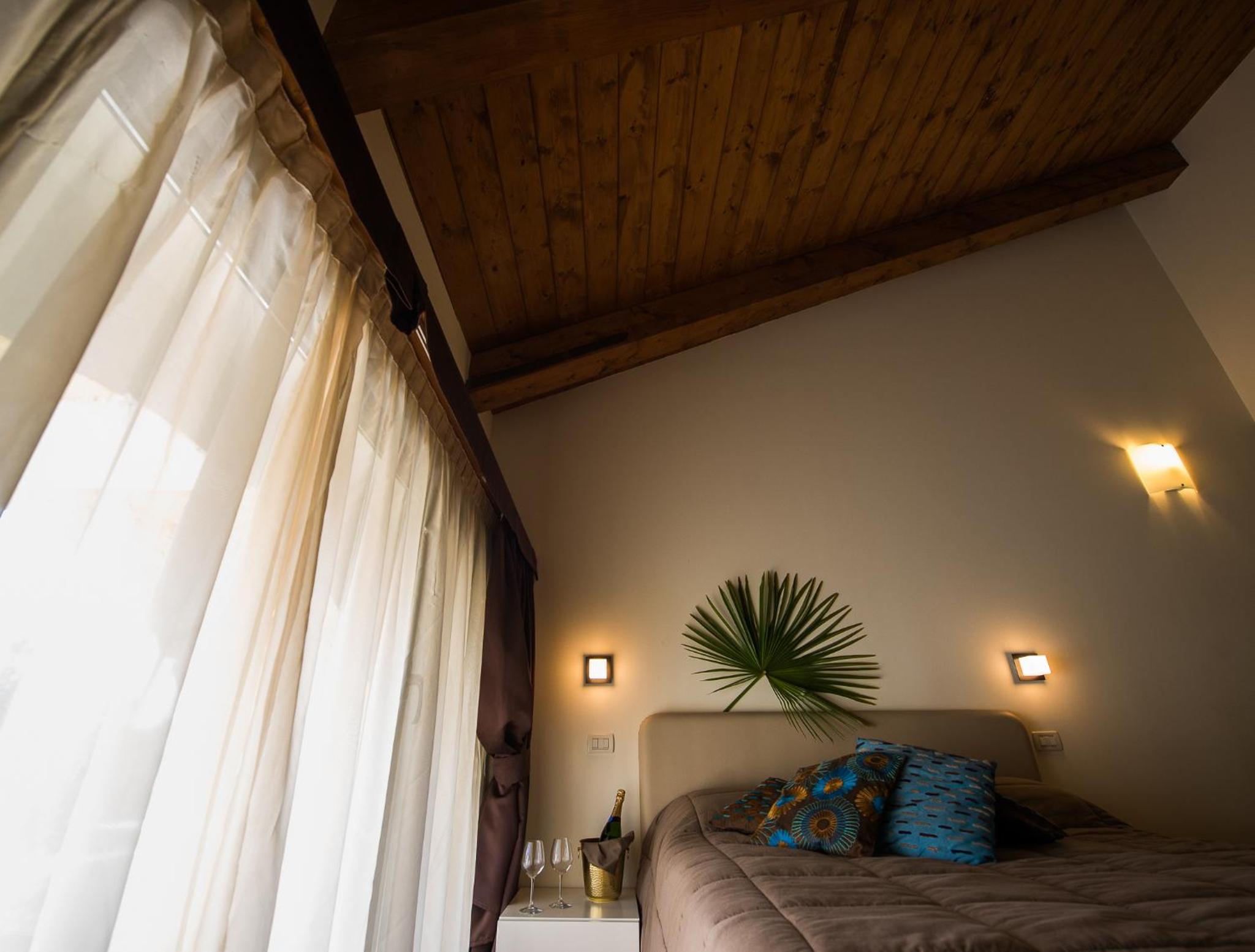Double Room - Photo 11