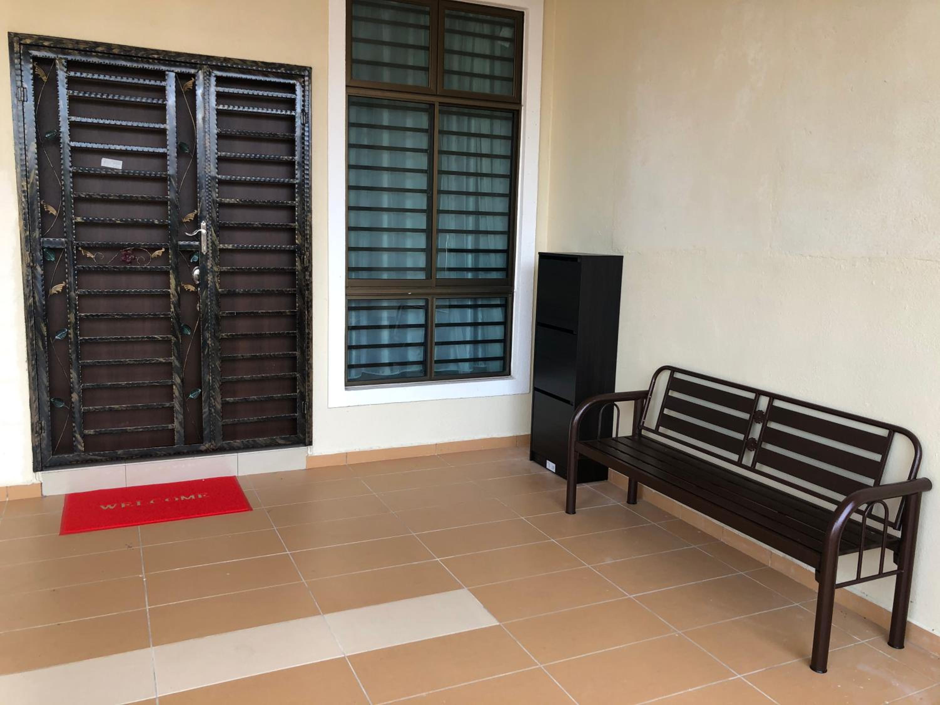 Three-Bedroom House photo 2
