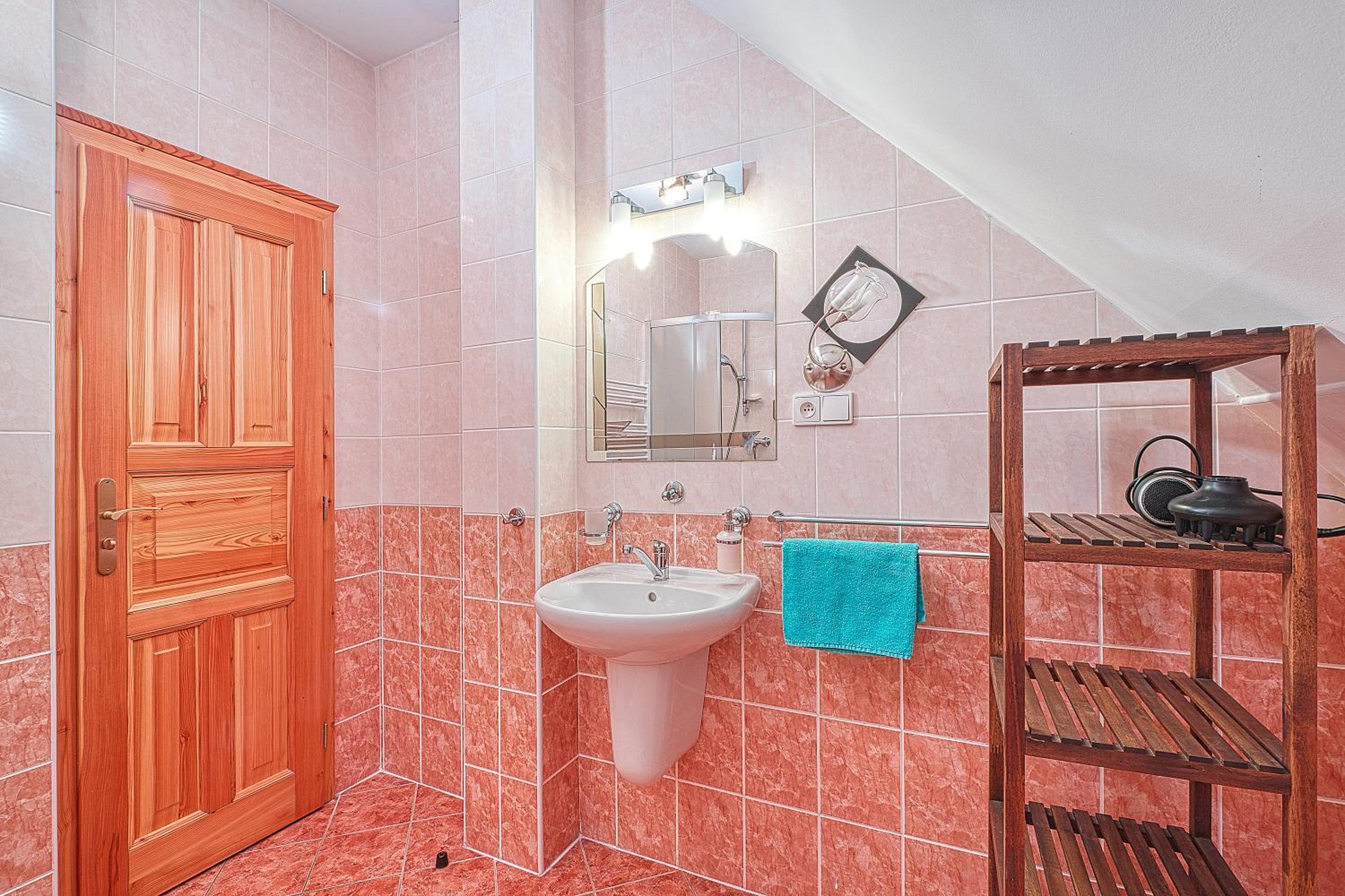 Two-Bedroom Apartment No. 9 photo 3