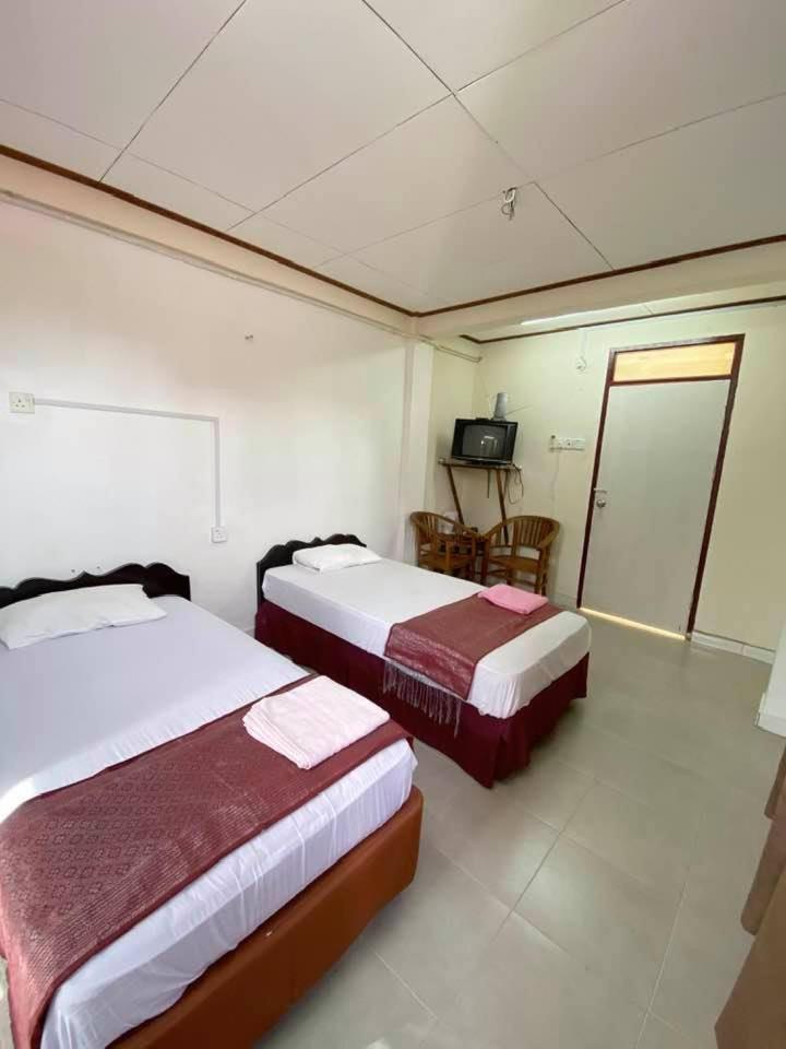Standard Twin Room - Photo 1