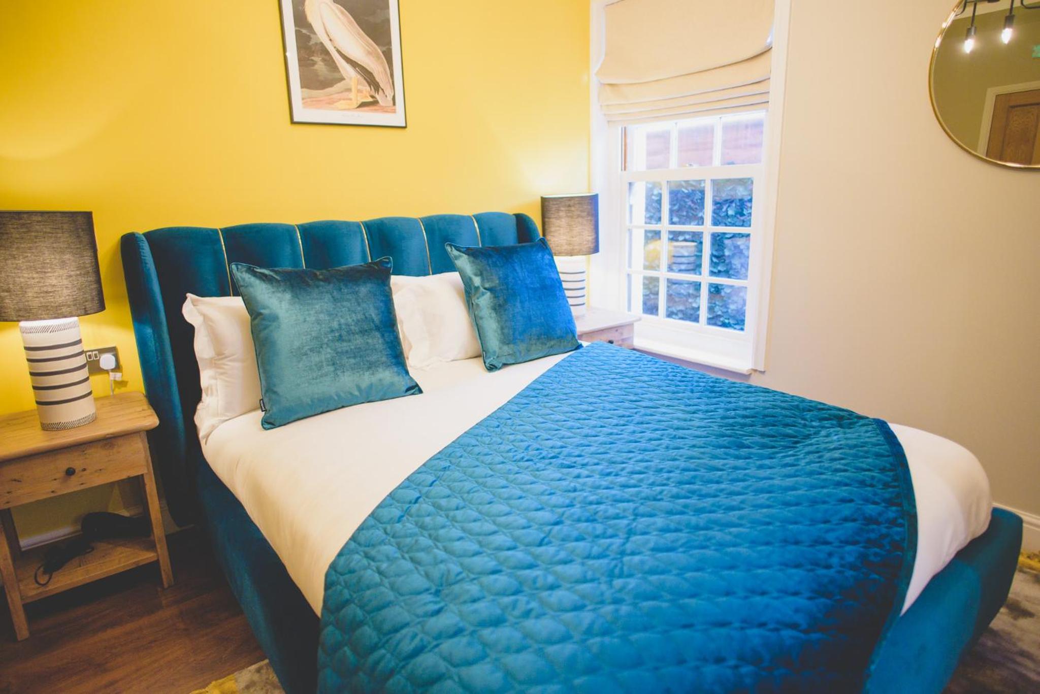 Deluxe Double Room with Shower - Photo 8
