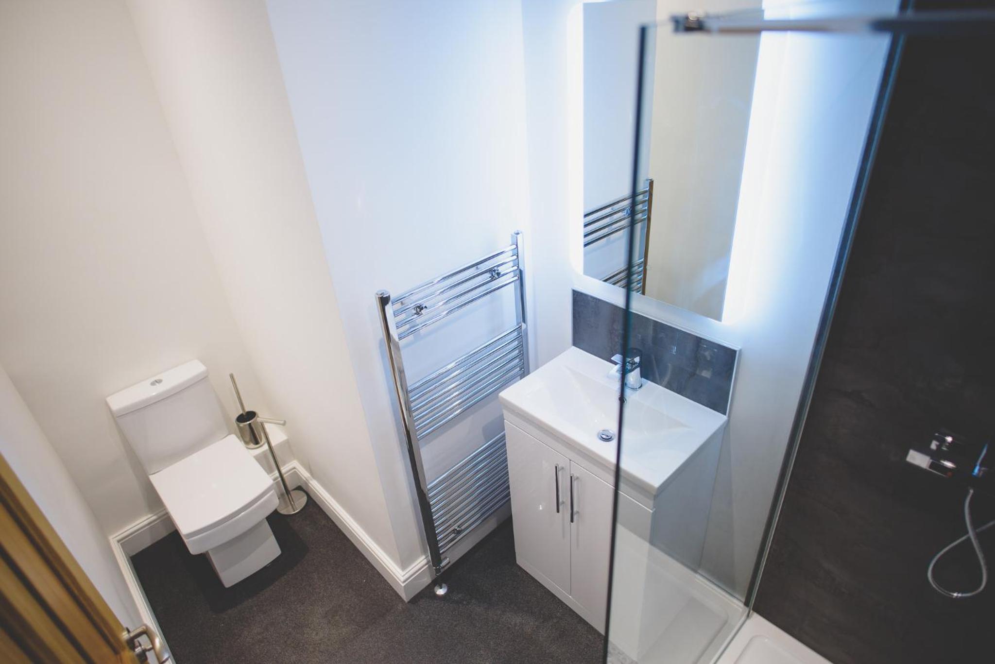 Deluxe Double Room with Shower - Photo 2