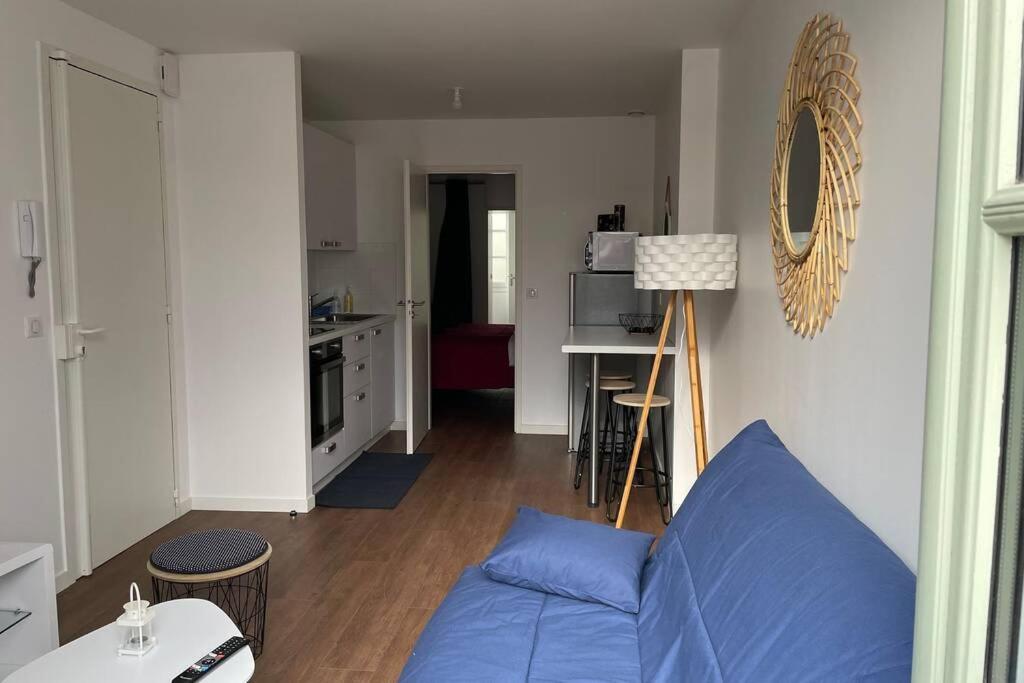 One-Bedroom Apartment photo 1