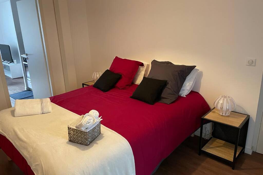 One-Bedroom Apartment photo 2