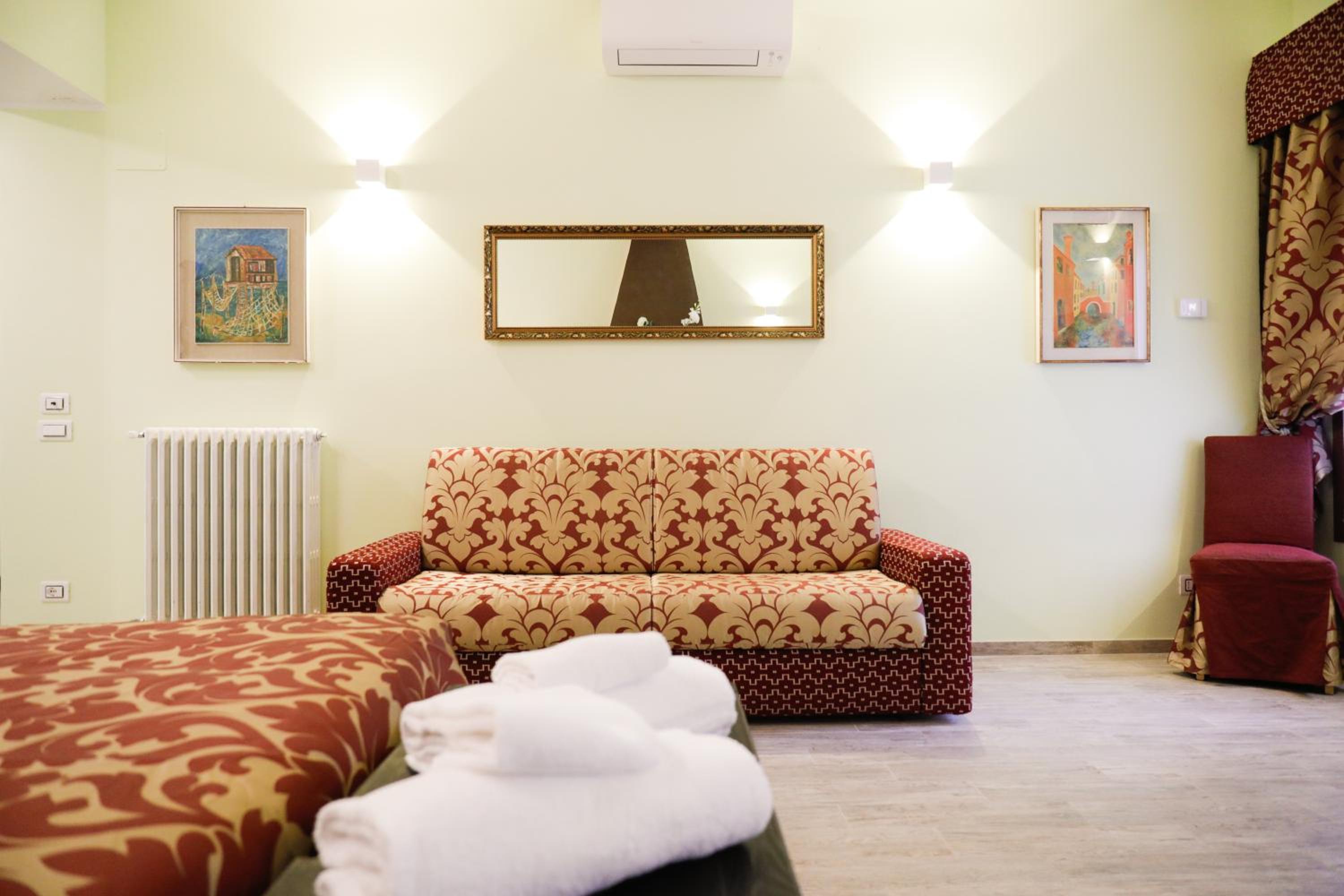 Apartment - Ground Floor photo 2