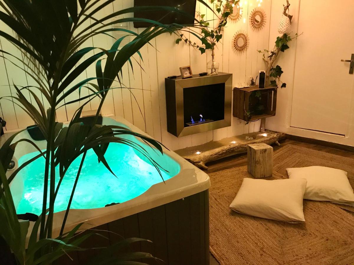 Suite with Hot Tub