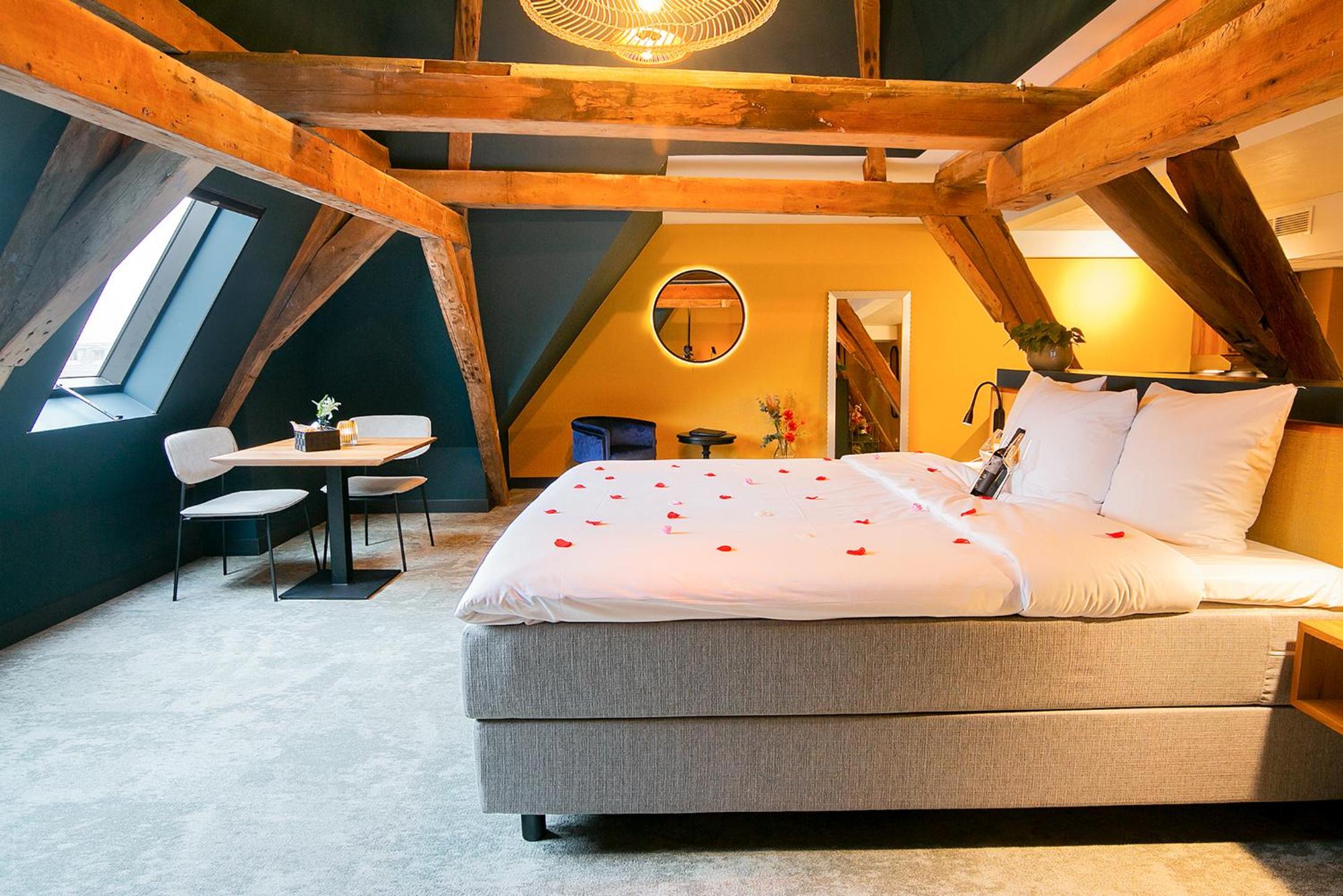 Deluxe Suite - Photo 3