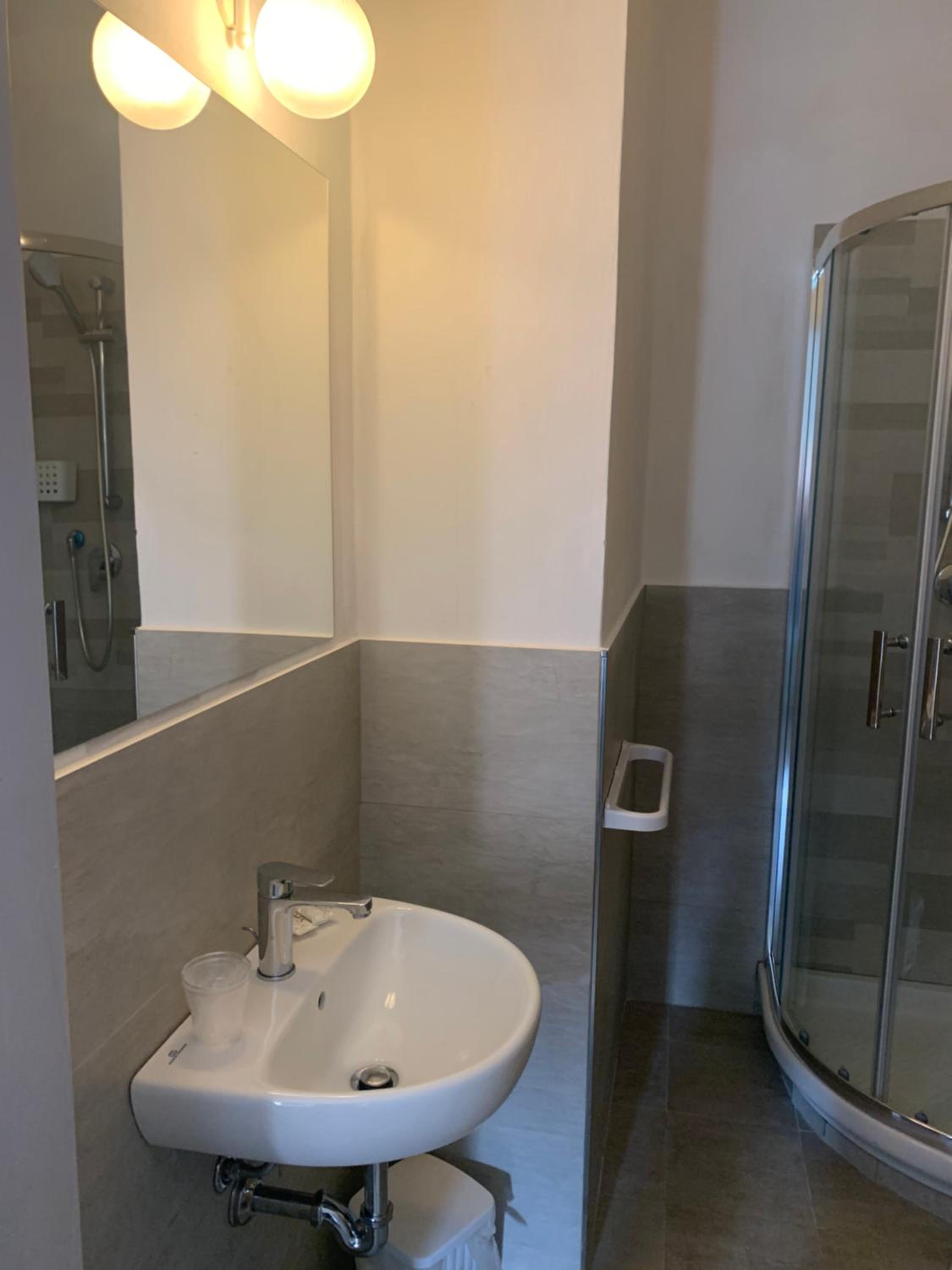 Double Room - Photo 6