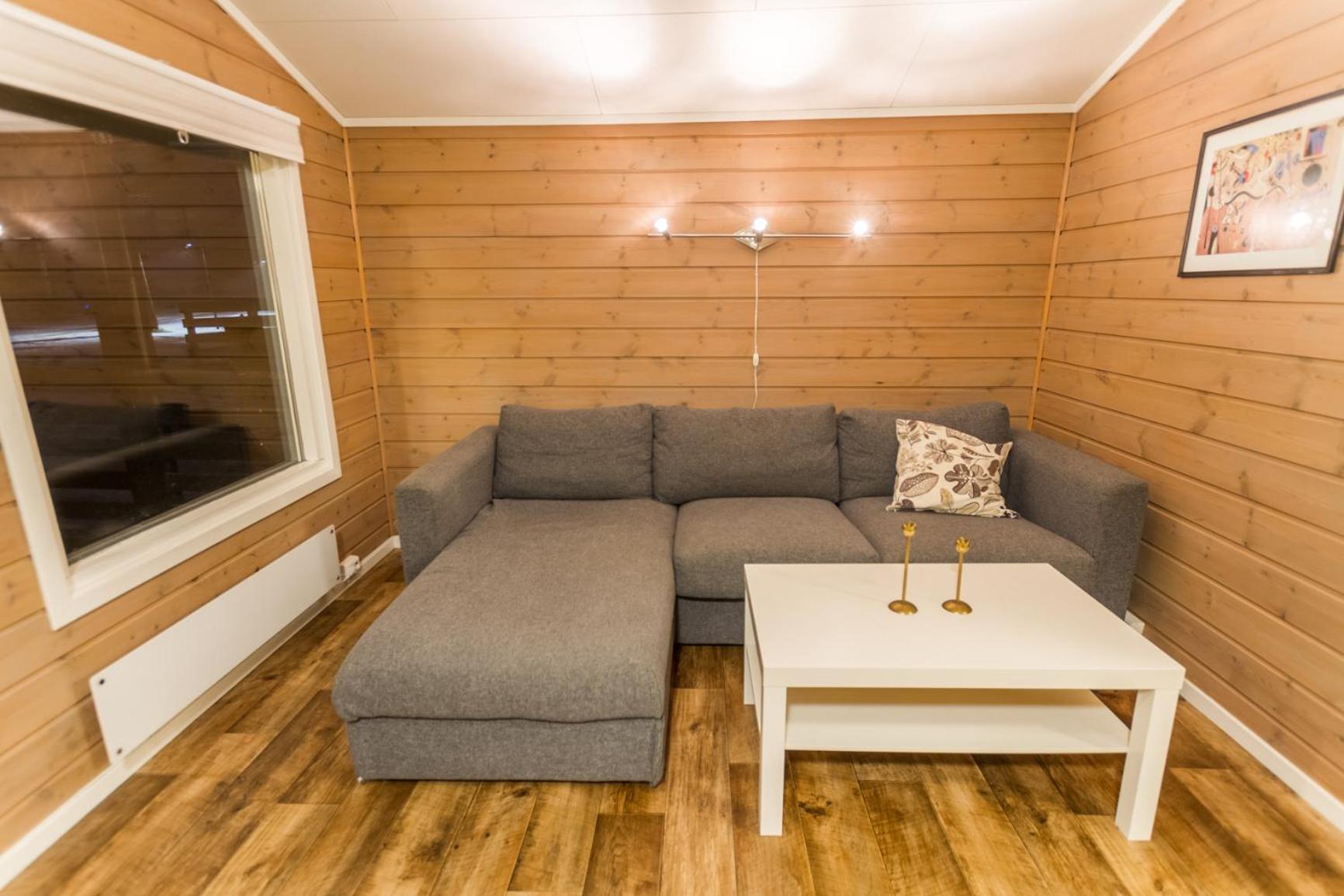 One-Bedroom Cottage - Photo 8