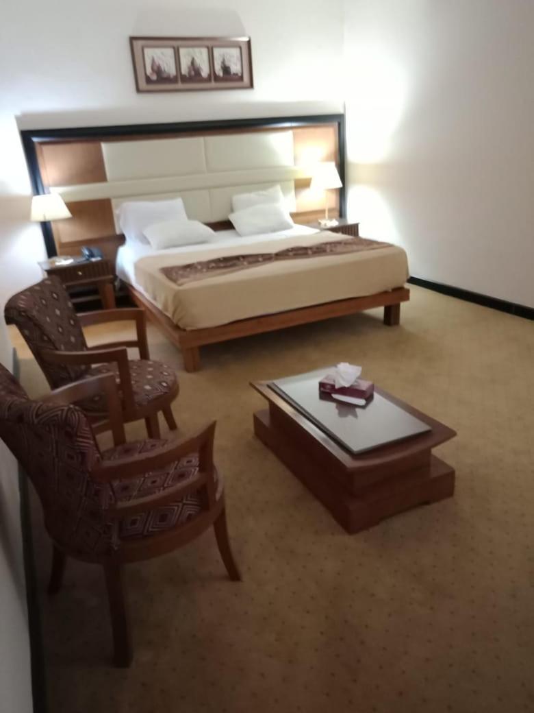 King Suite with Pool View photo 1