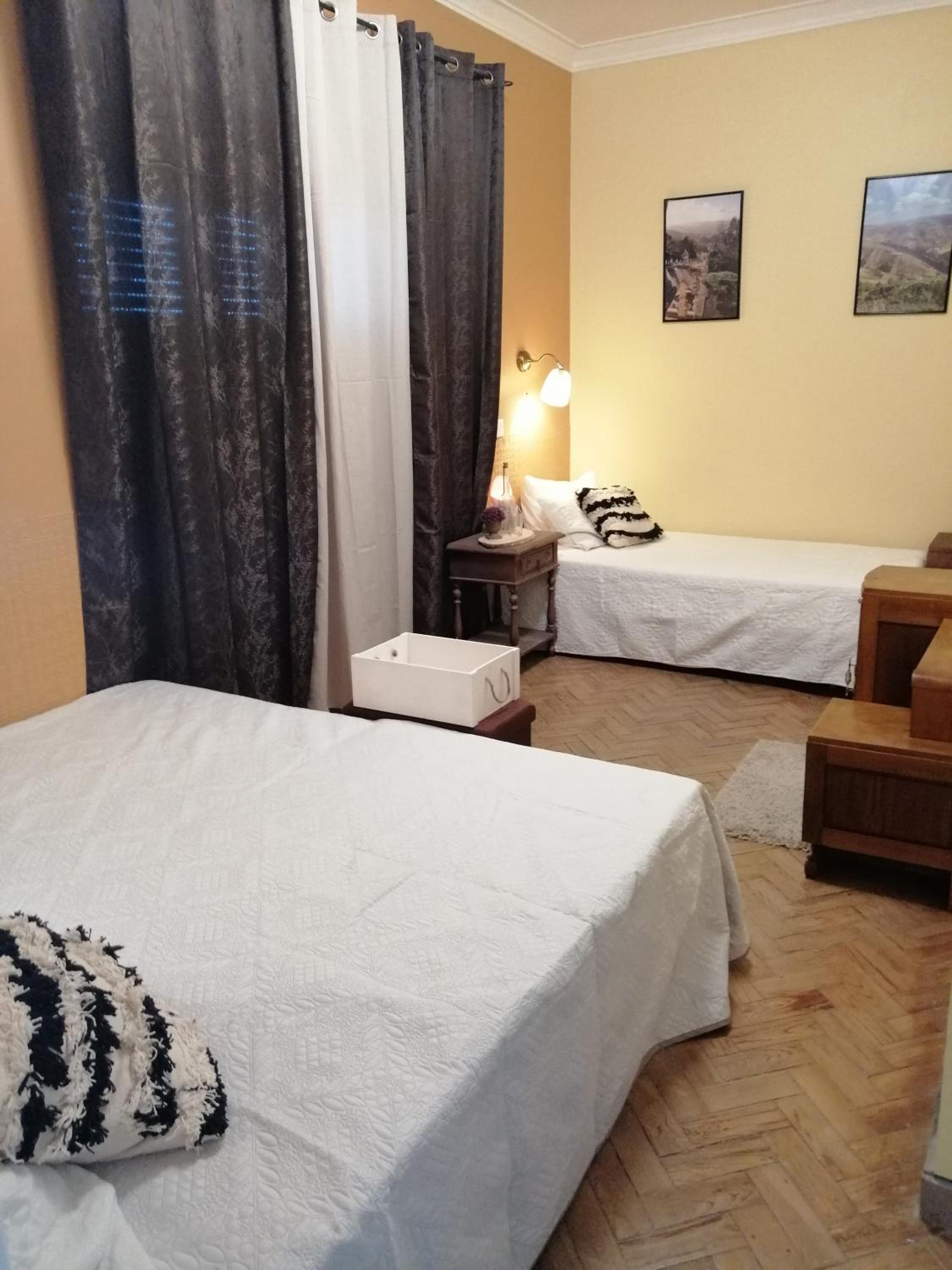 Triple Room with Private Bathroom - Photo 8