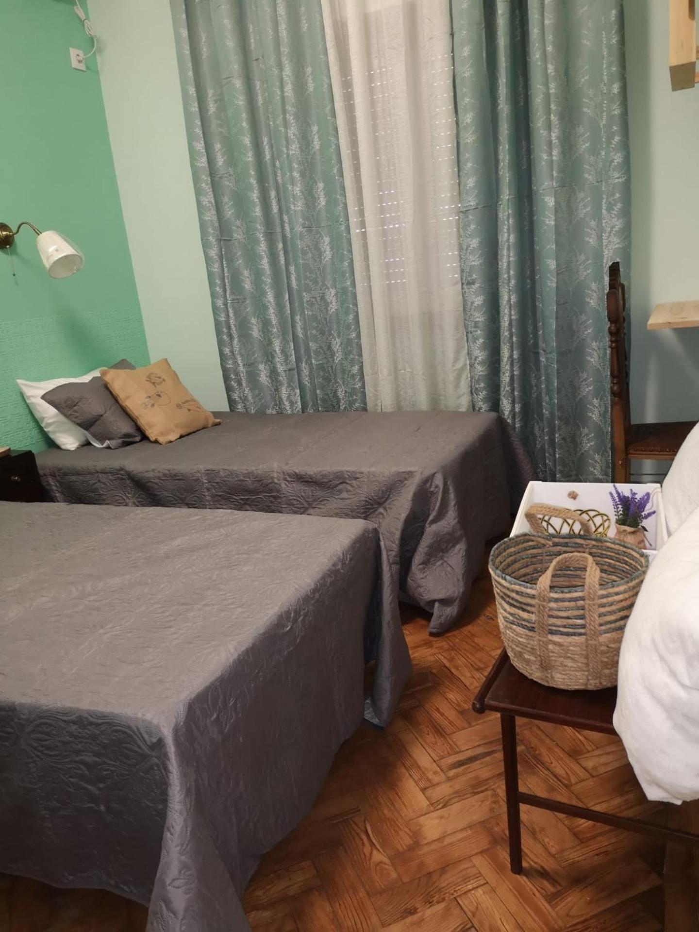 Basic Triple Room with Shared Bathroom photo 3