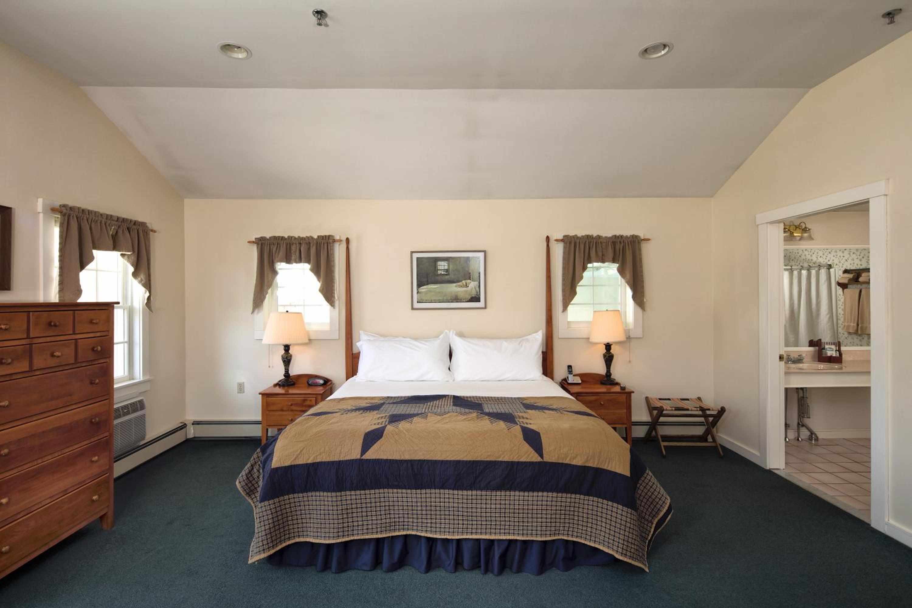 Superior Suite with Fireplace - Photo 1