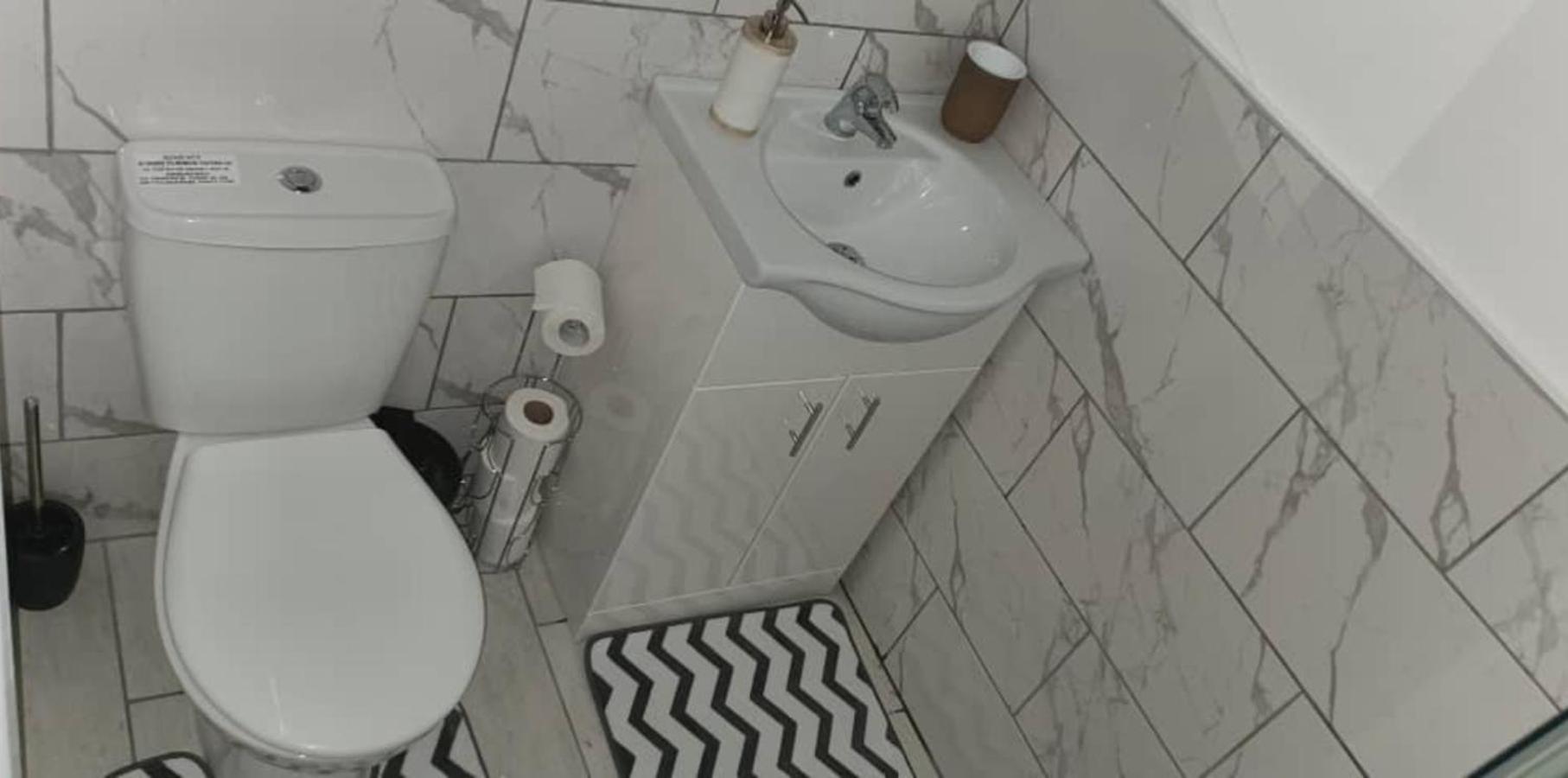 Two-Bedroom Apartment - Photo 4