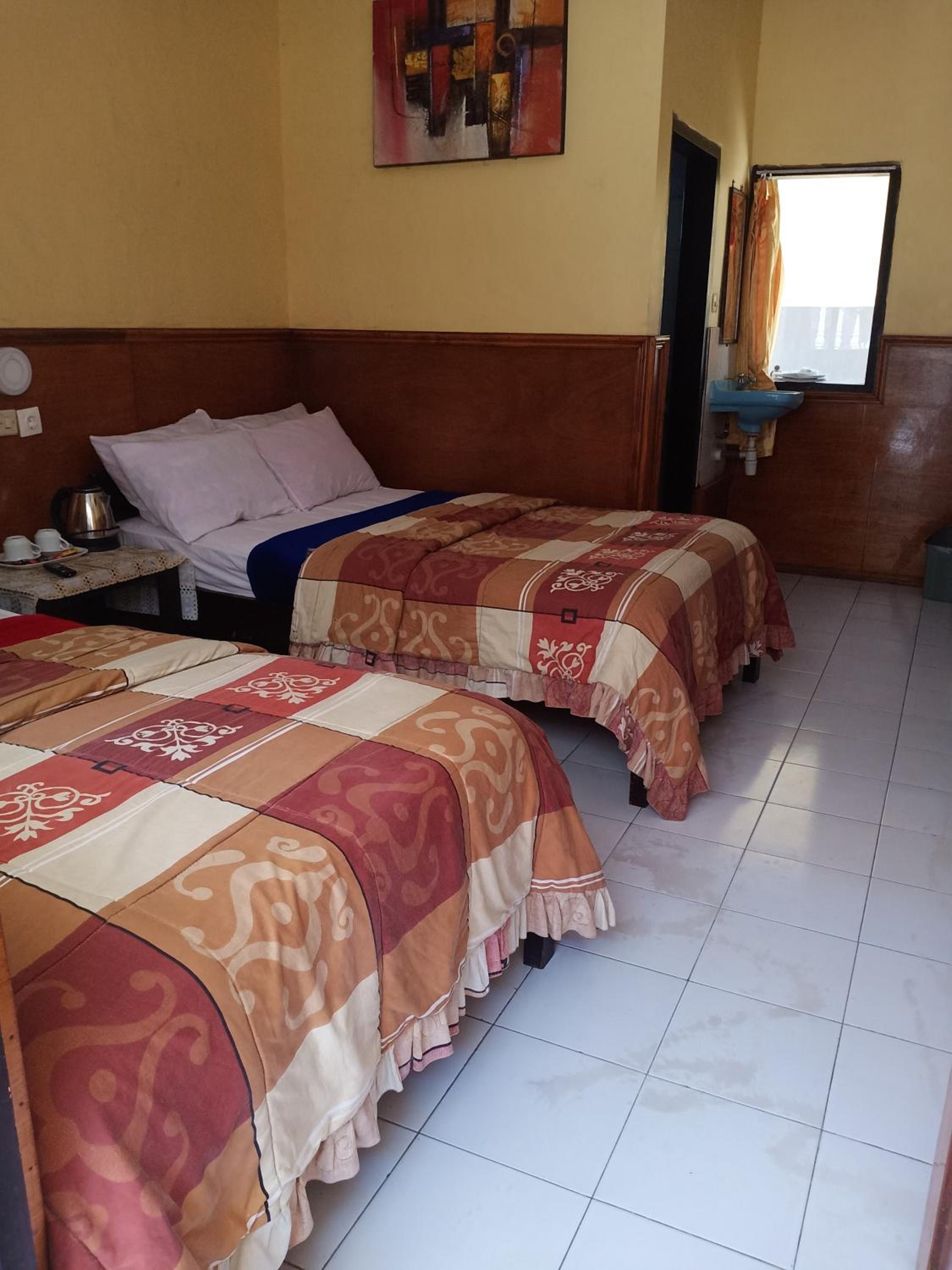 Standard Twin Room photo 2