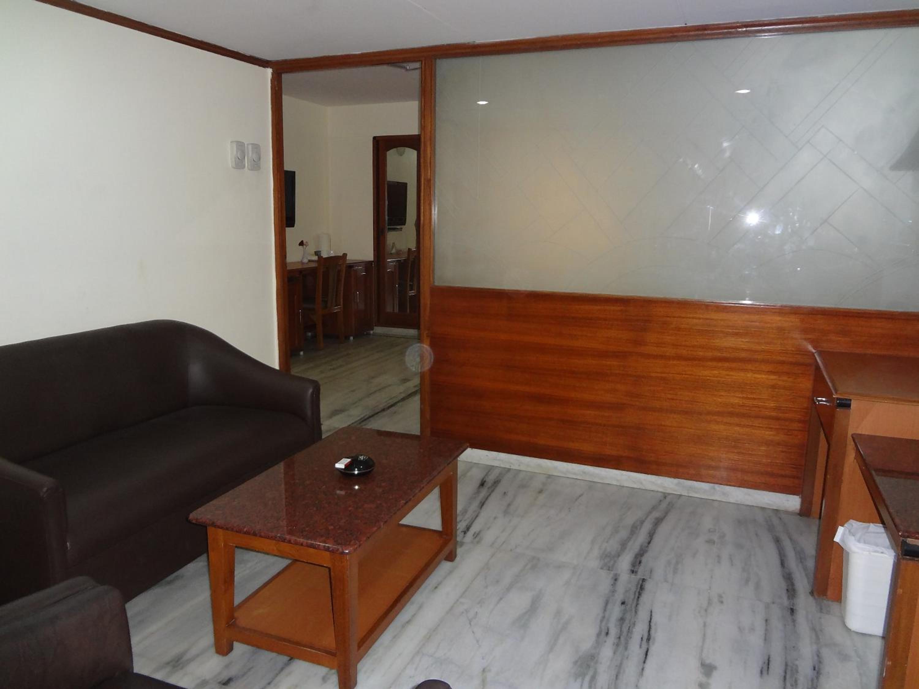 Suite - Photo 2