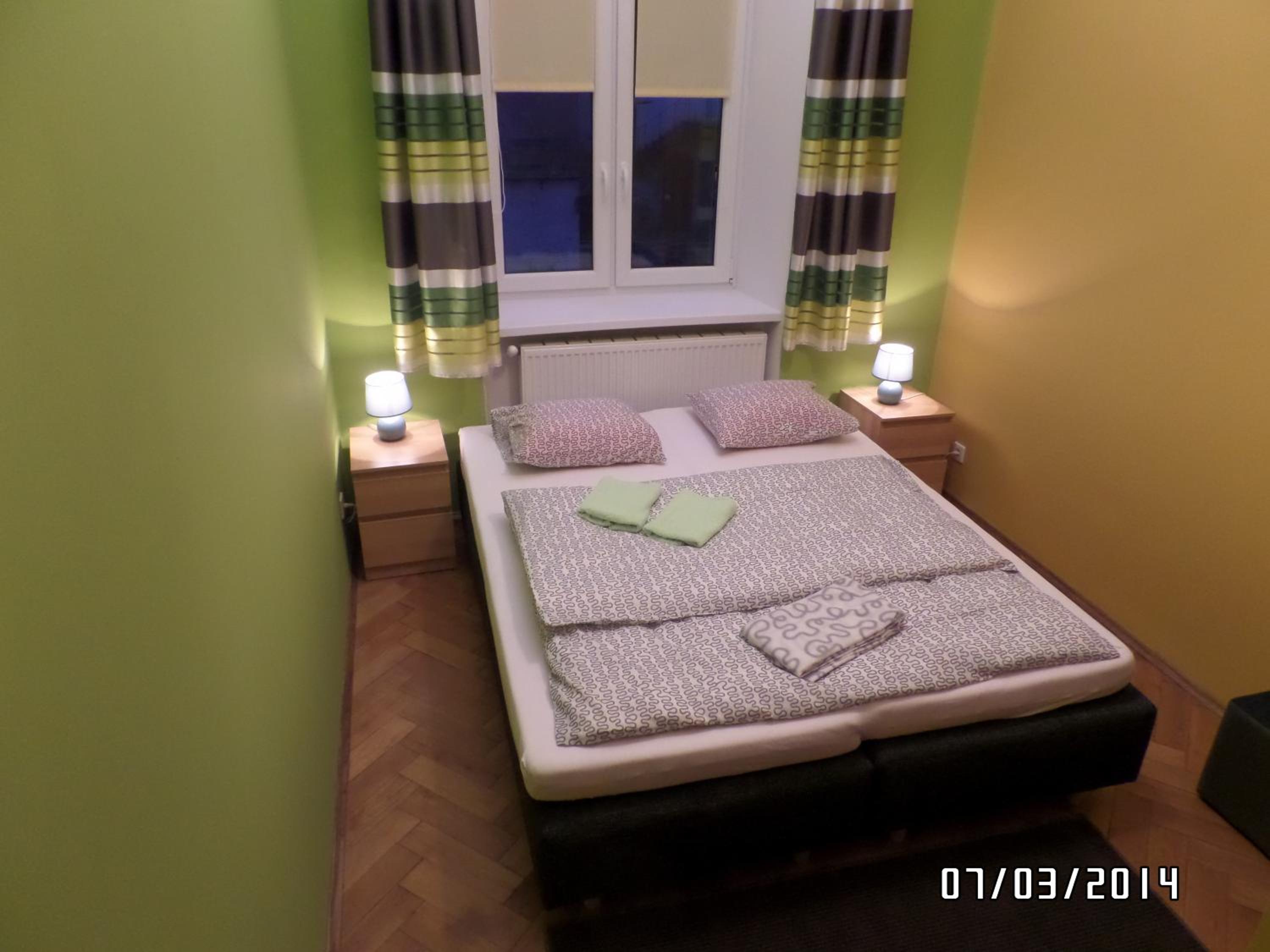 Double Room with Bathroom - Photo 16
