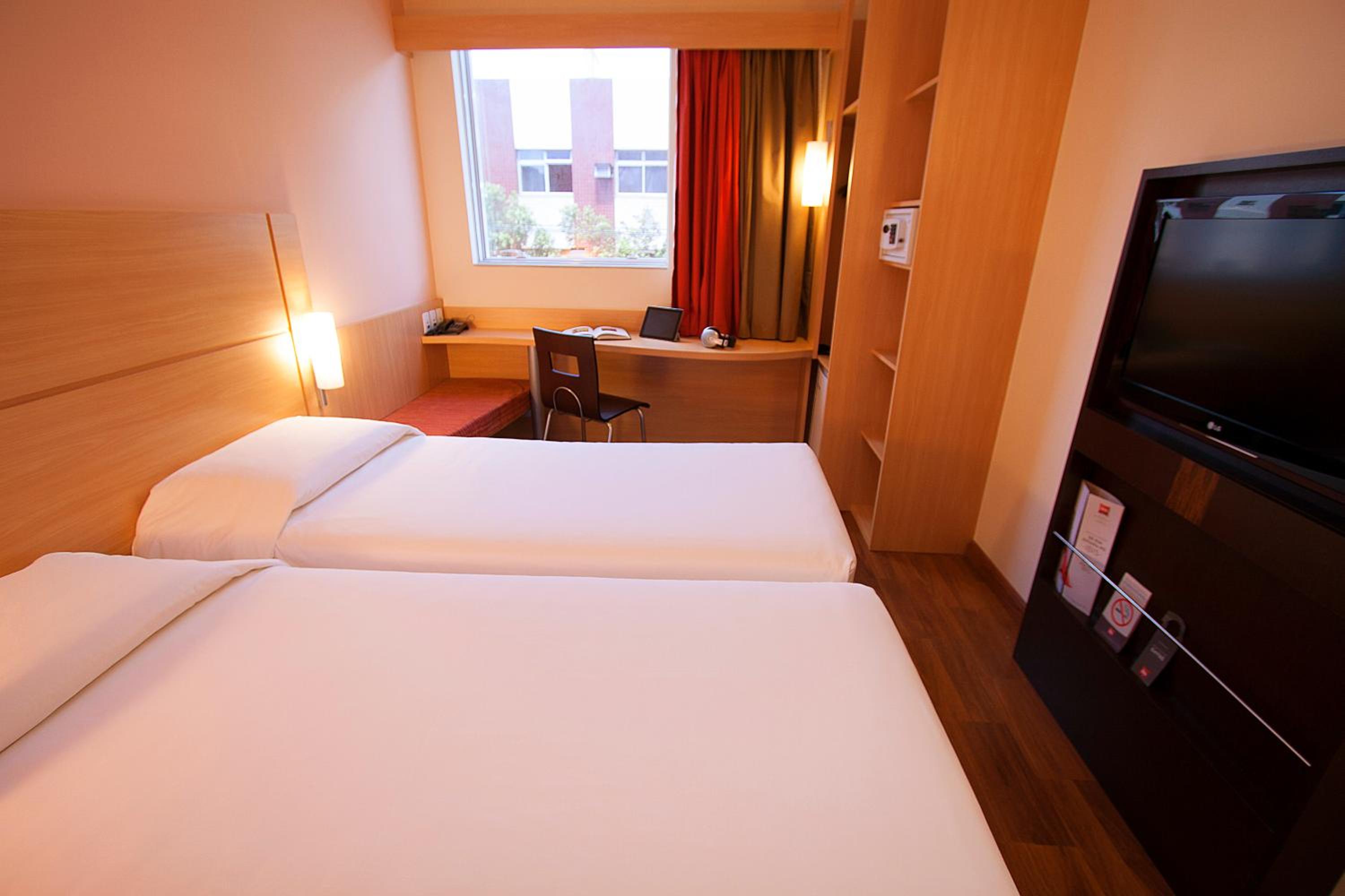 Superior Apartment with Twin Beds