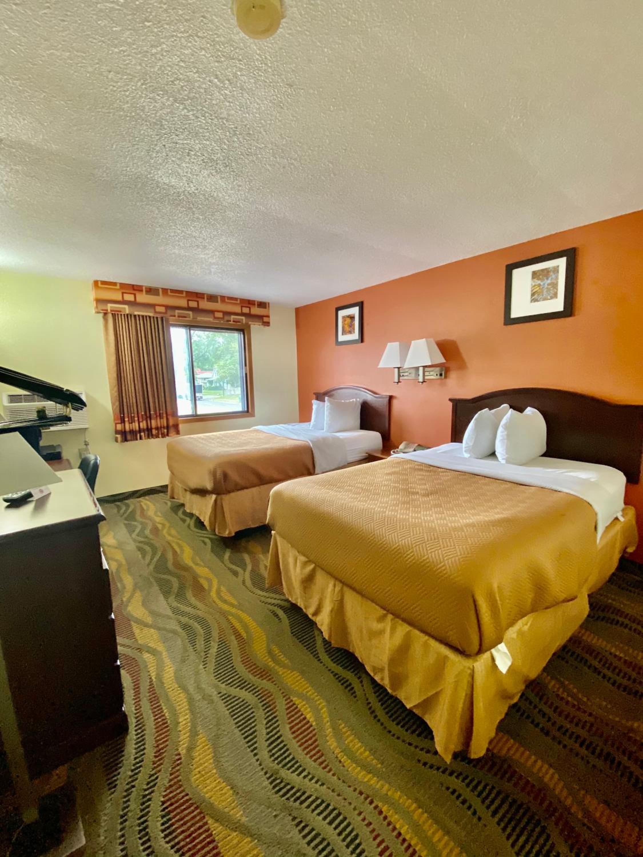 Double Room with Two Double Beds - Non-Smoking/Upper Floor - Photo 3