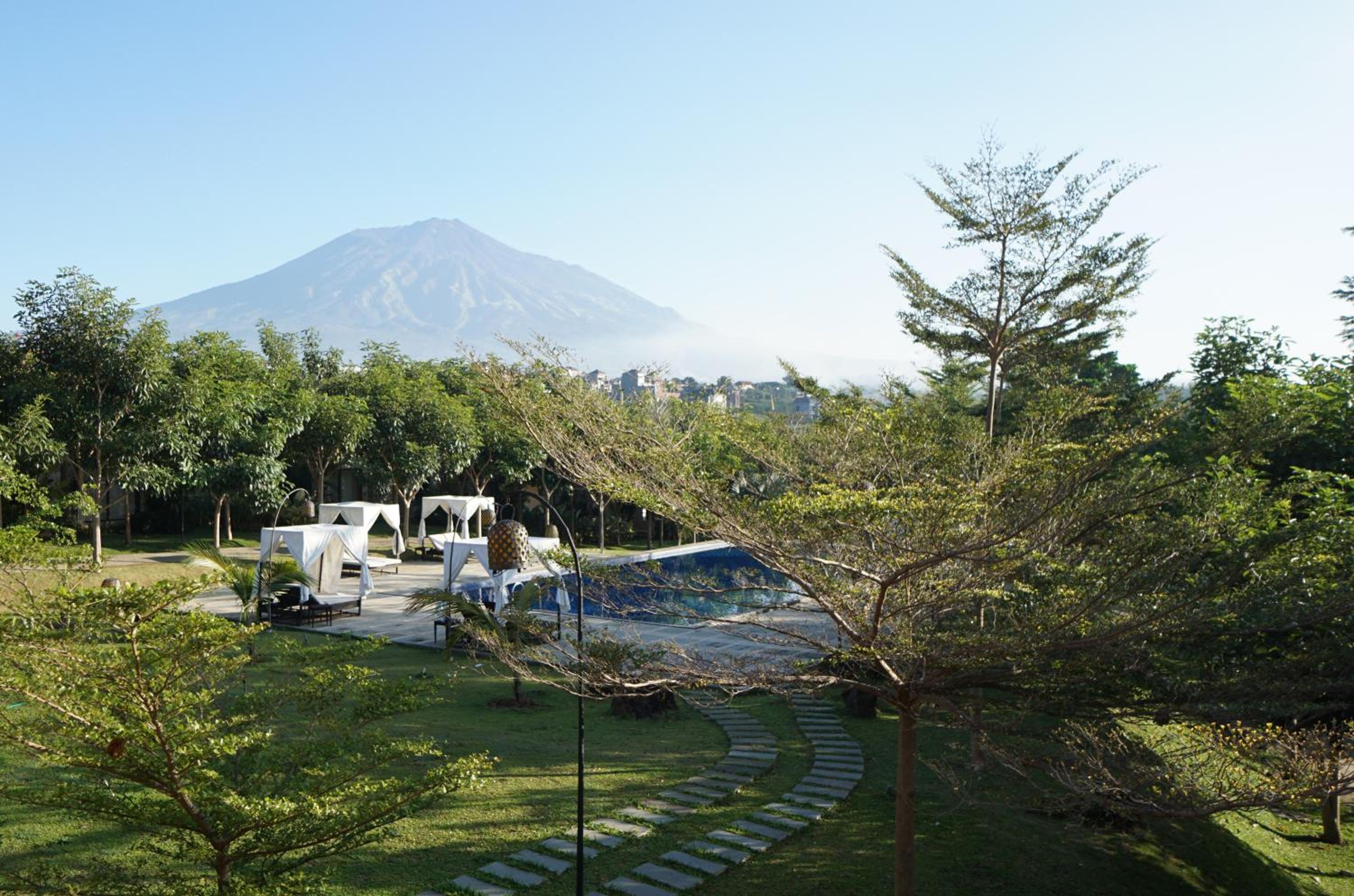 Kertanegara 池畔客房