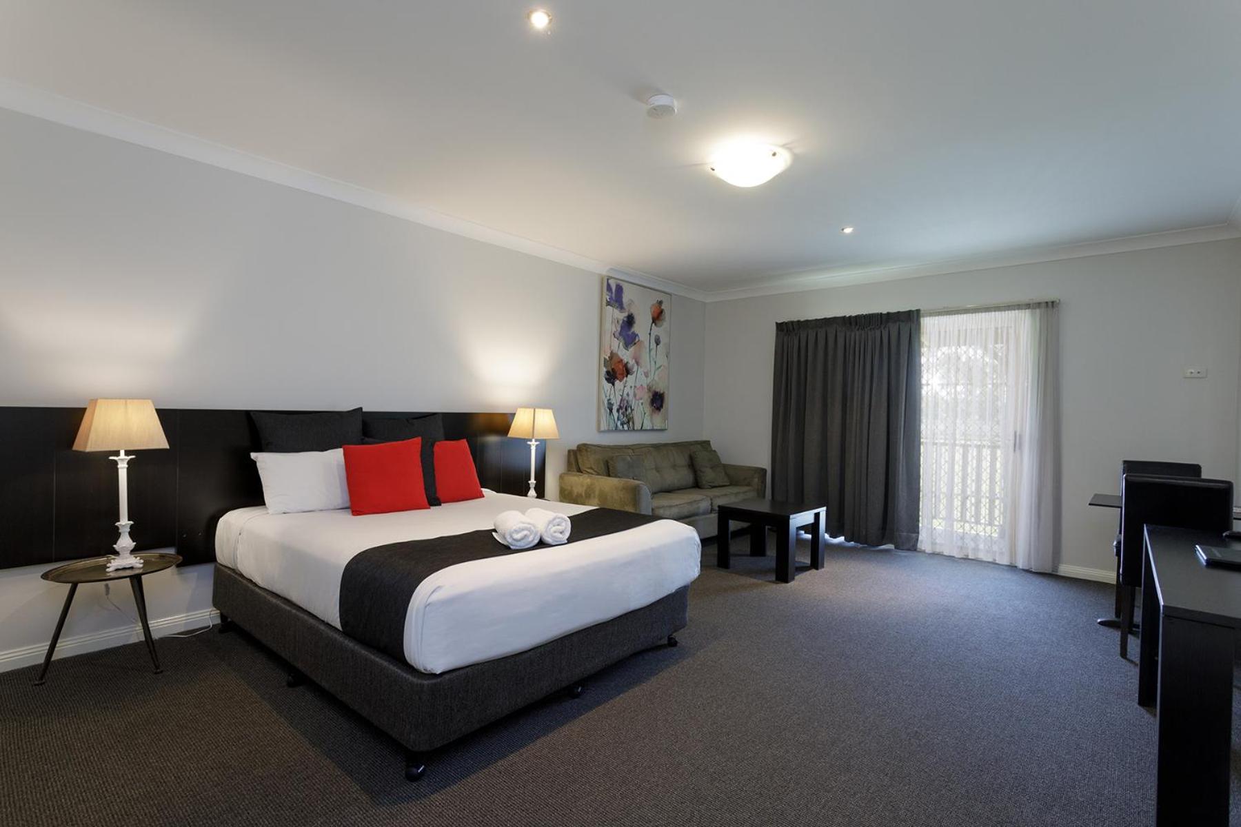 Deluxe King Disabled Access Room