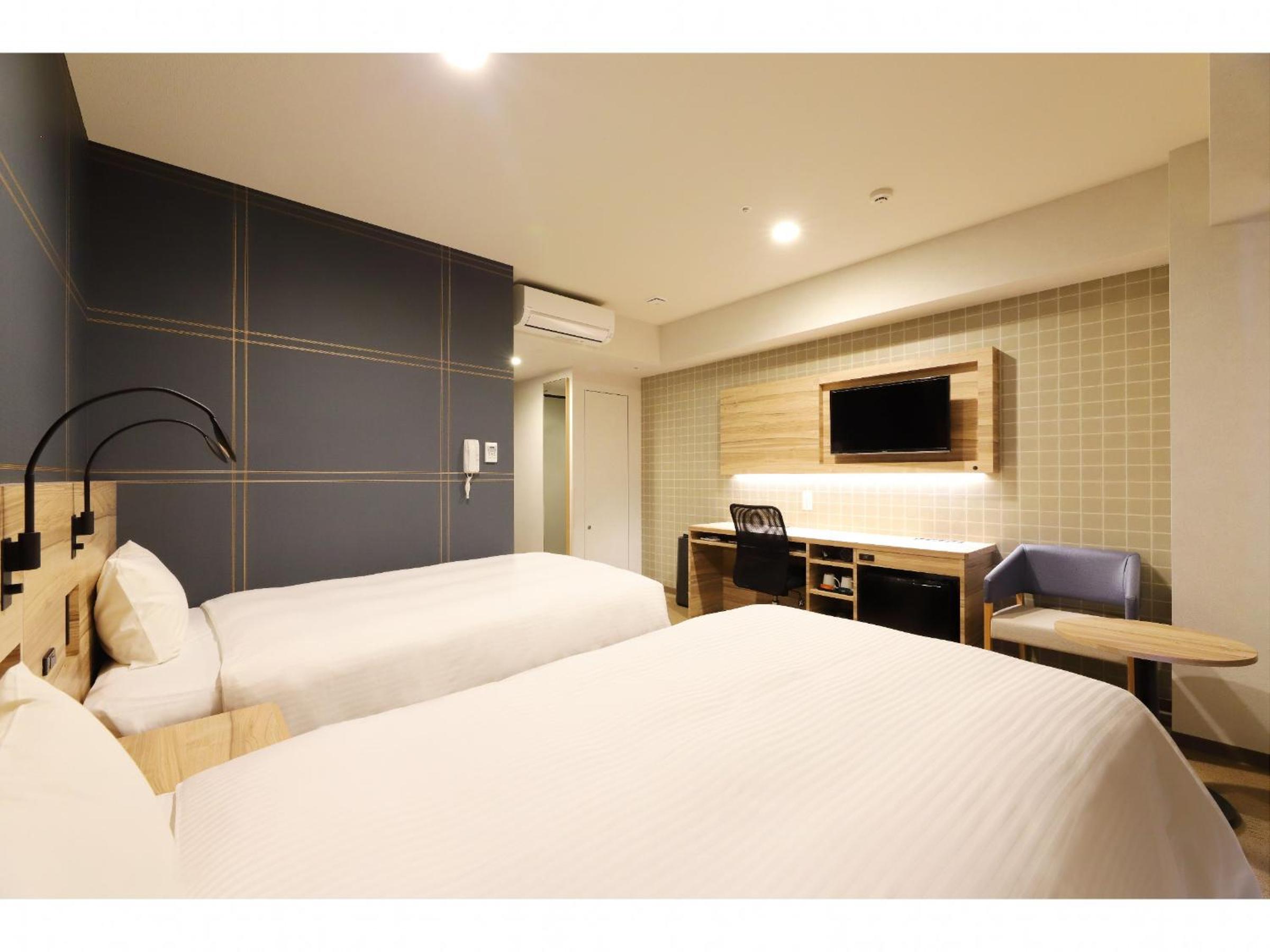 Twin Room - Non-Smoking - Photo 1