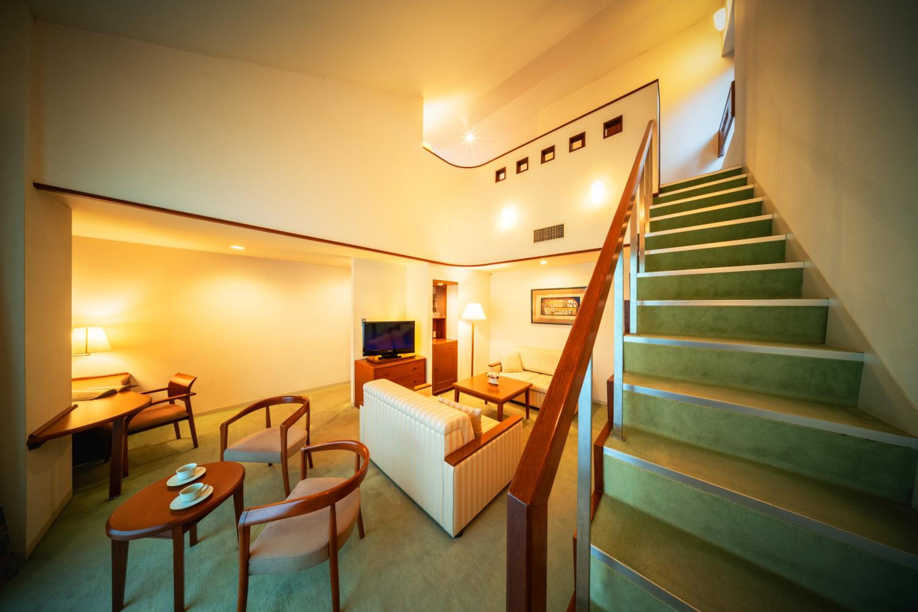 Suite with Spa Bath - Photo 2