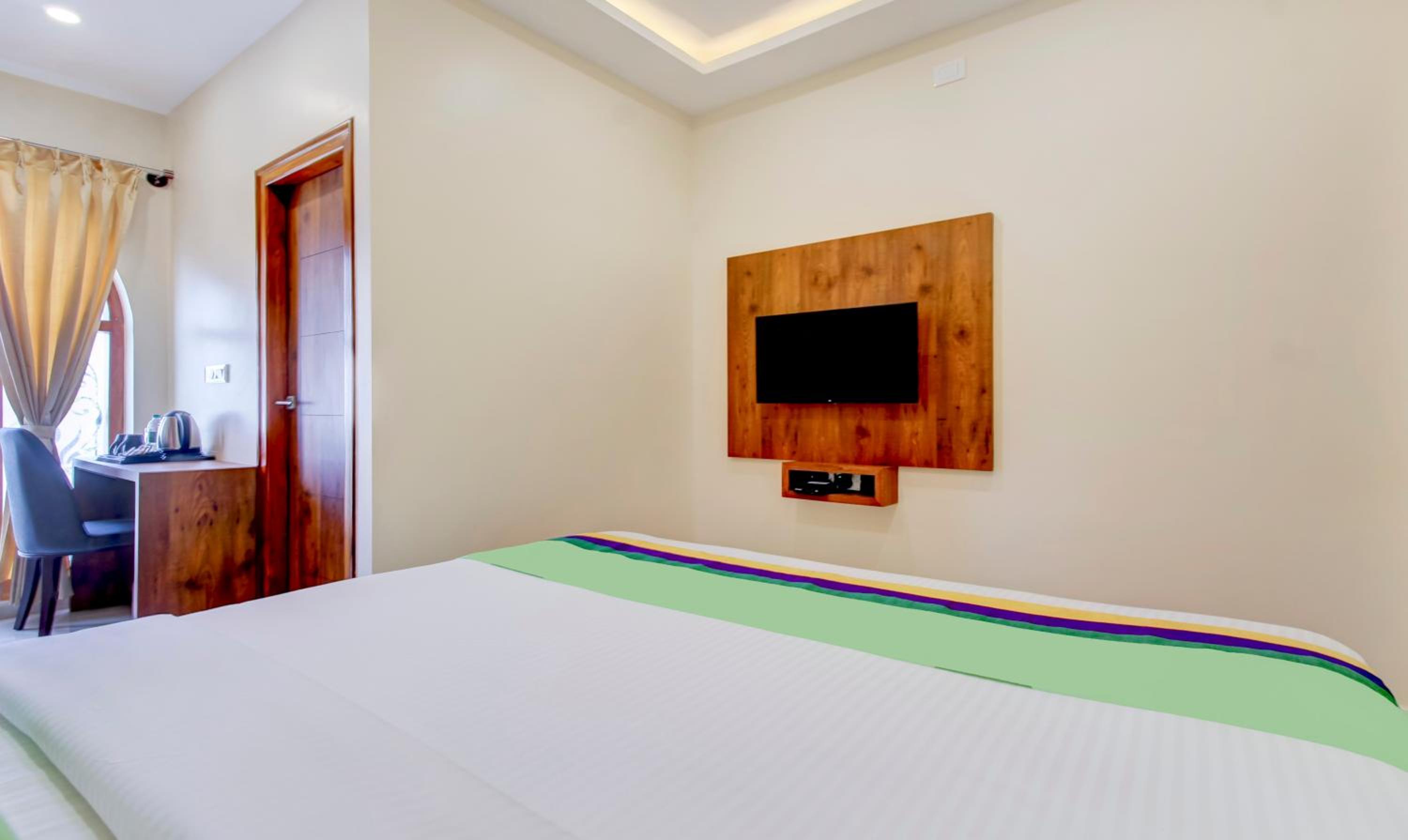 Economy Room