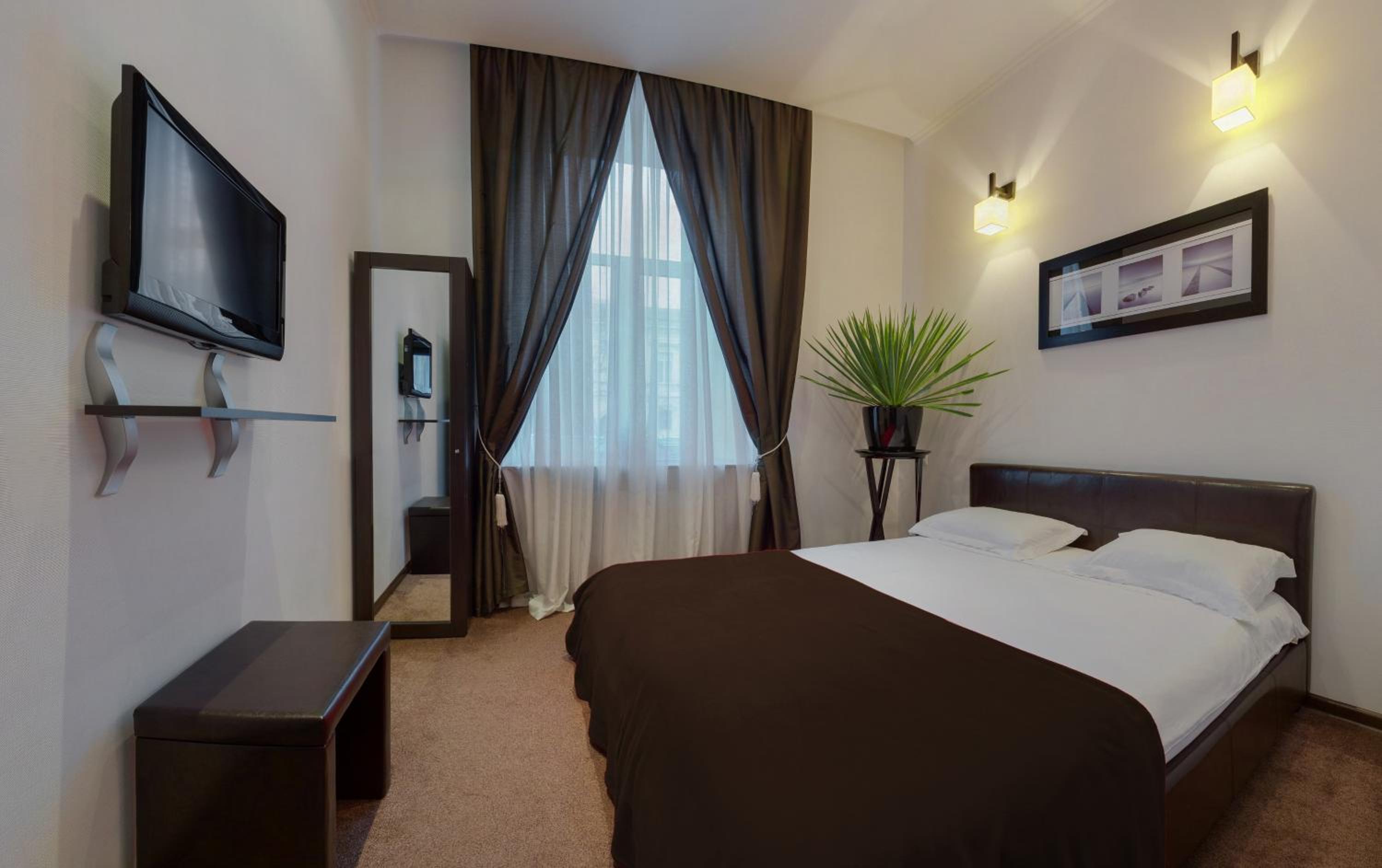 Superior Double Room with 1 bed and view on Deribasovskaya photo 1