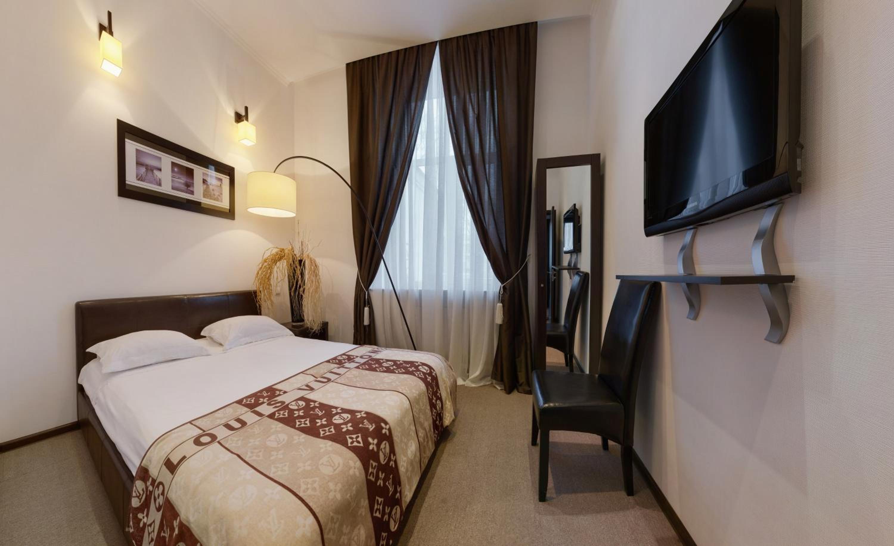 Superior Double Room with 1 bed and Courtyard View photo 1