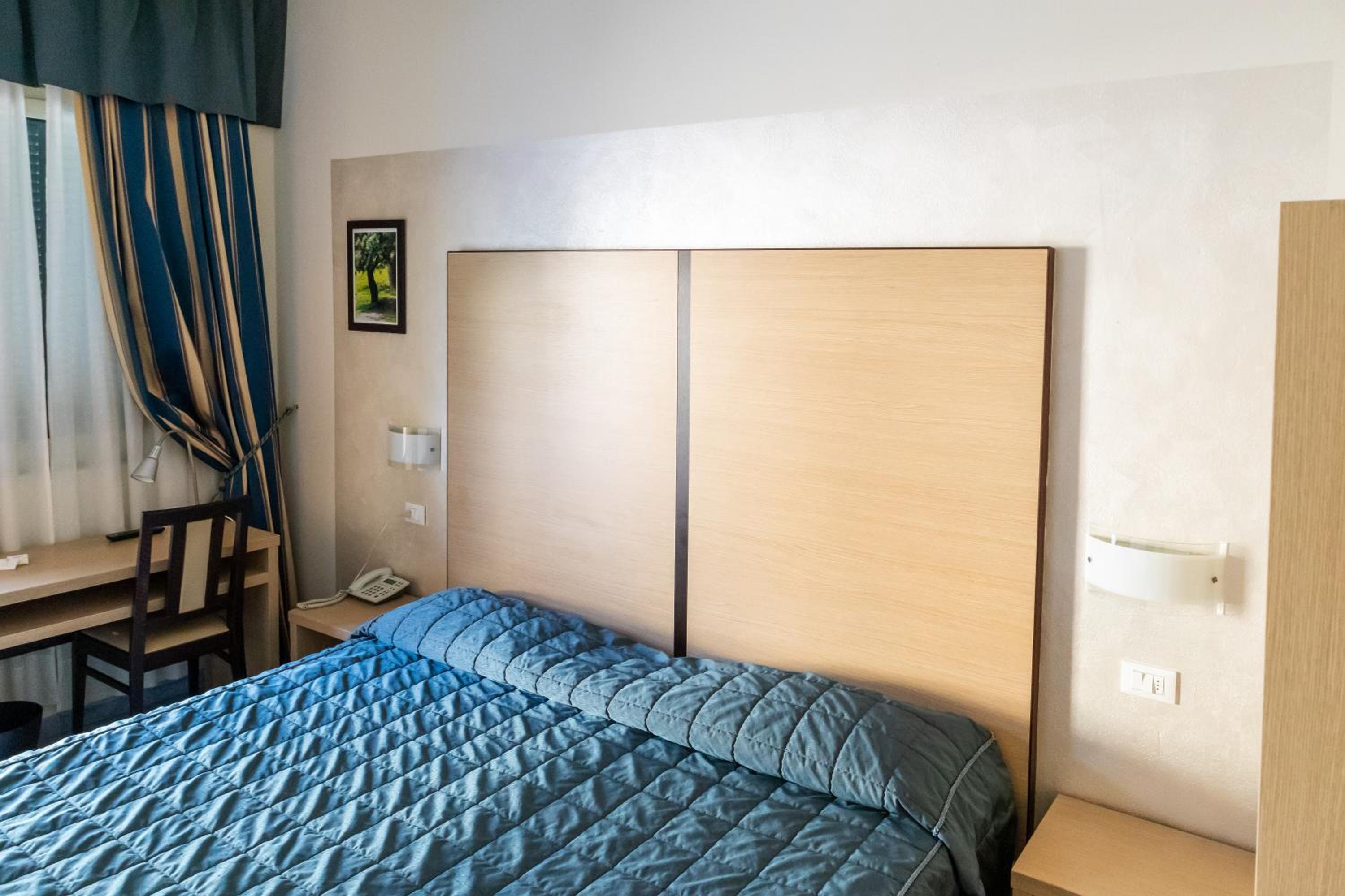 Double Room - Photo 5