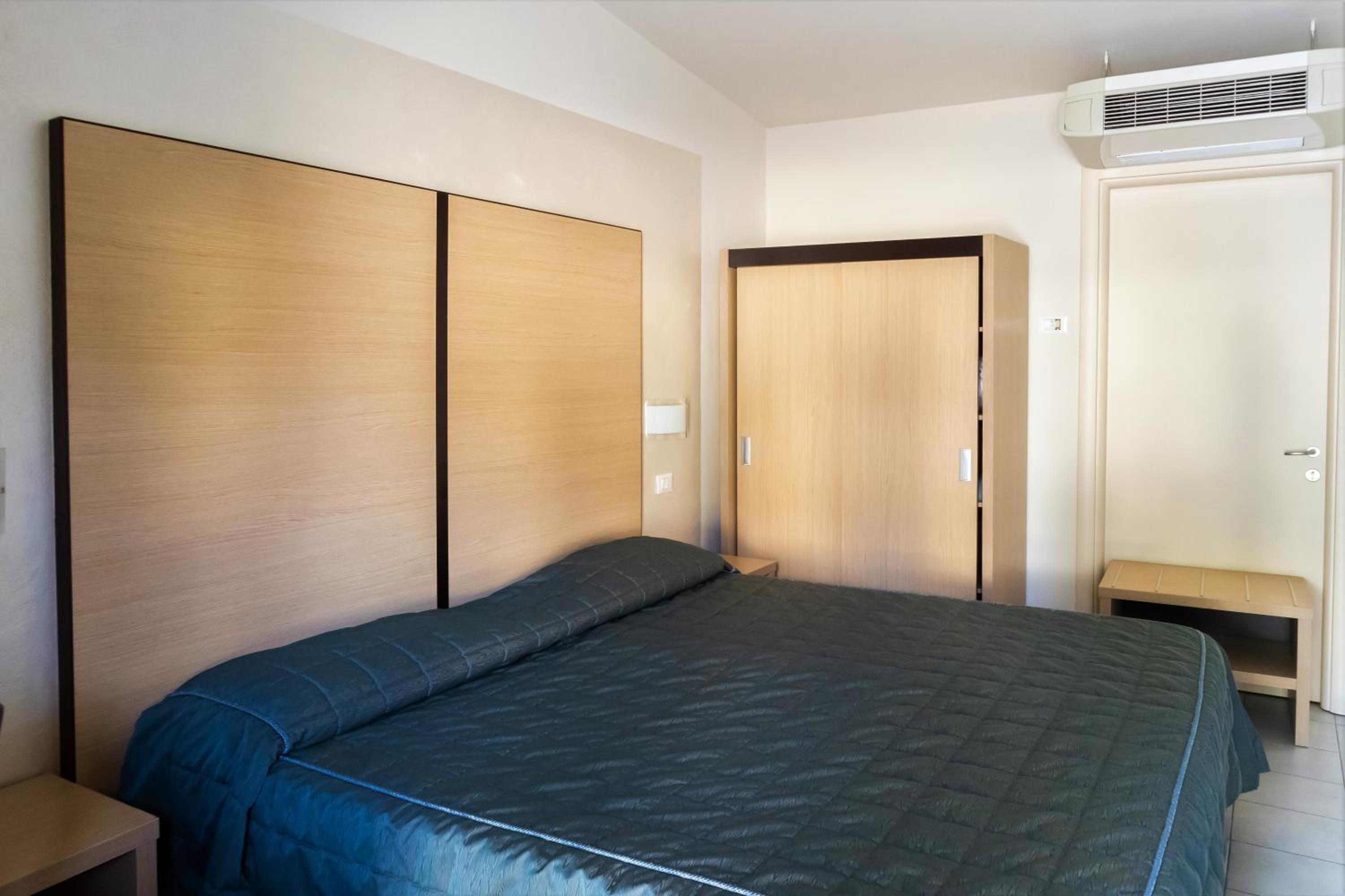 Double Room - Photo 6
