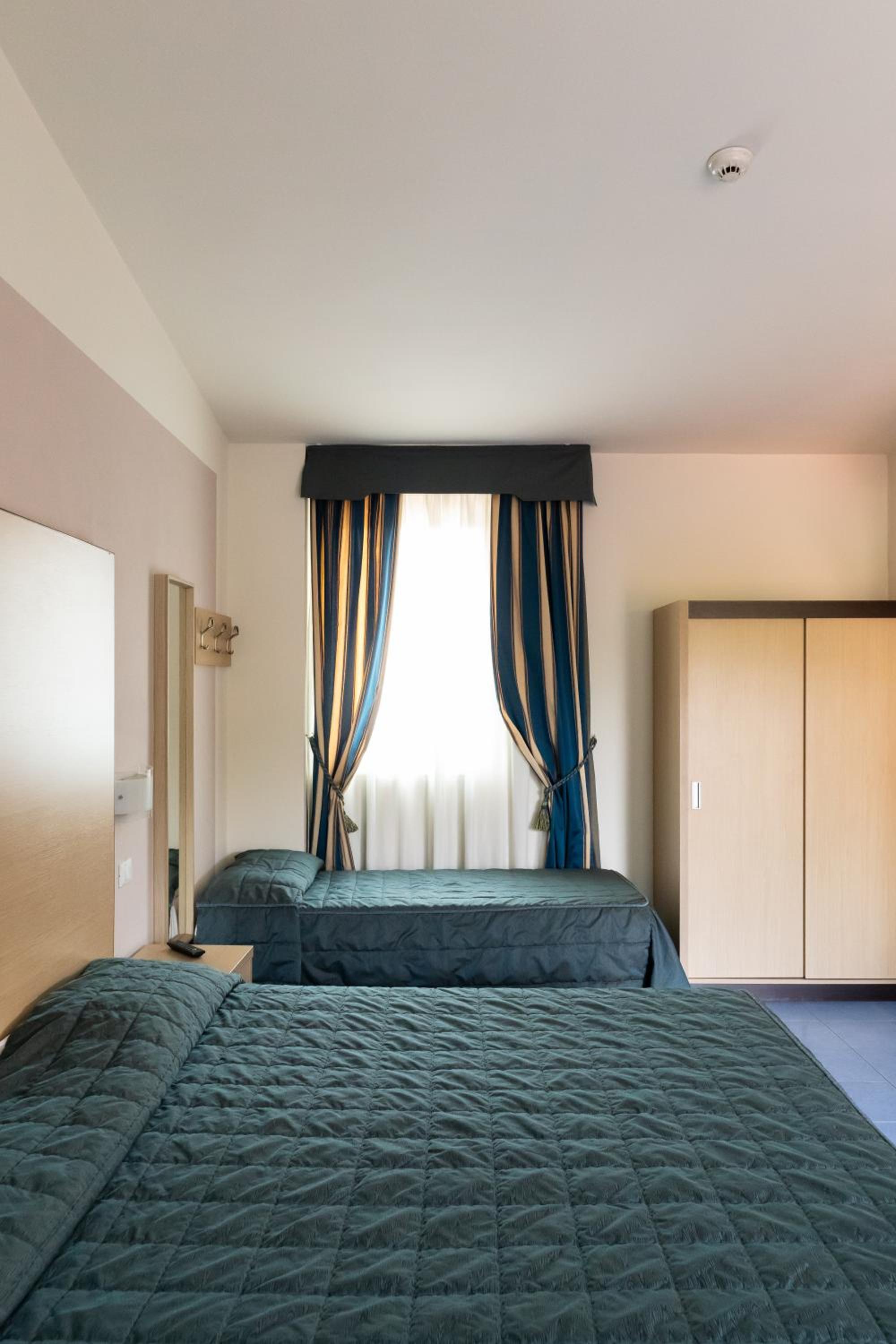 Triple Room - Photo 1