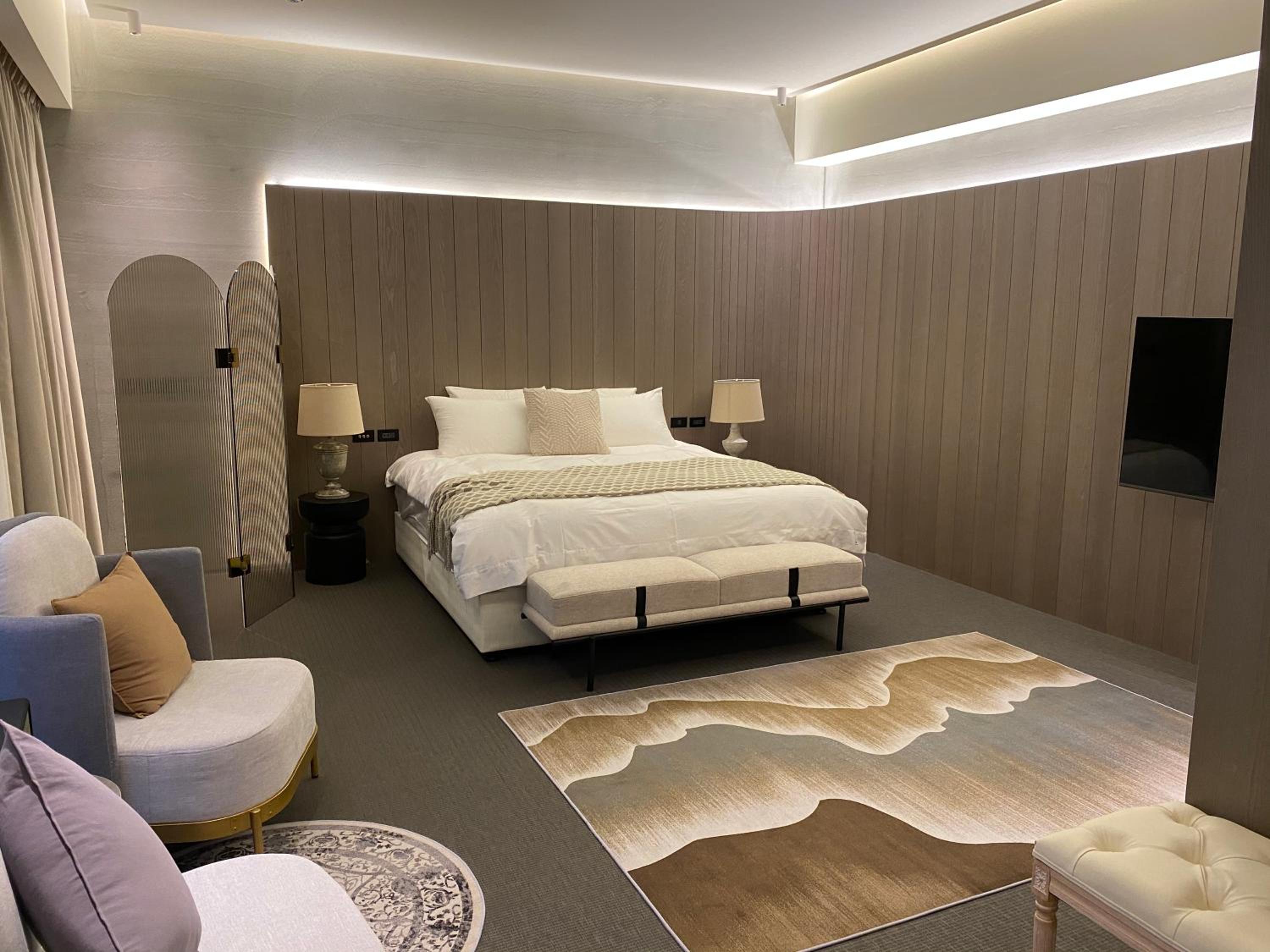 Queen Room