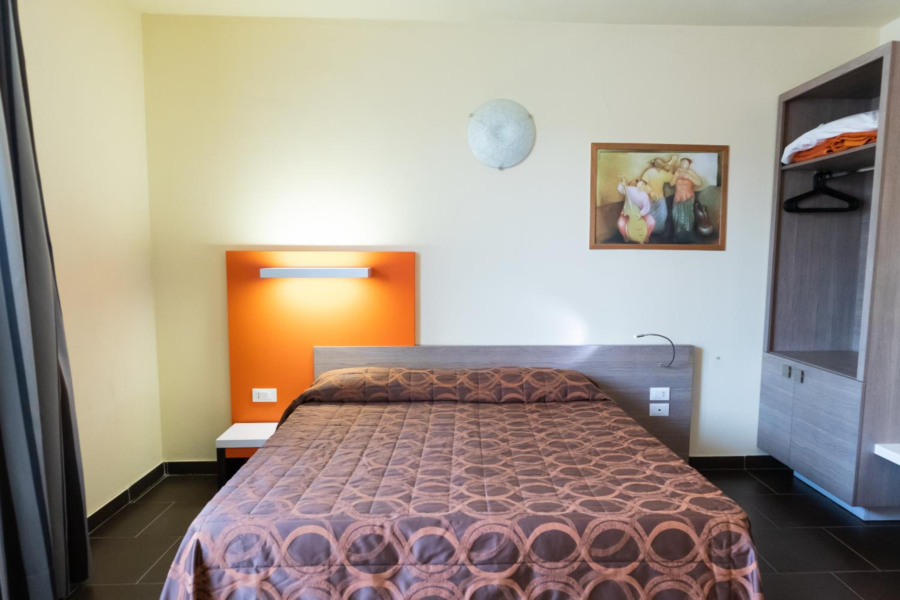 Double Room - Photo 8