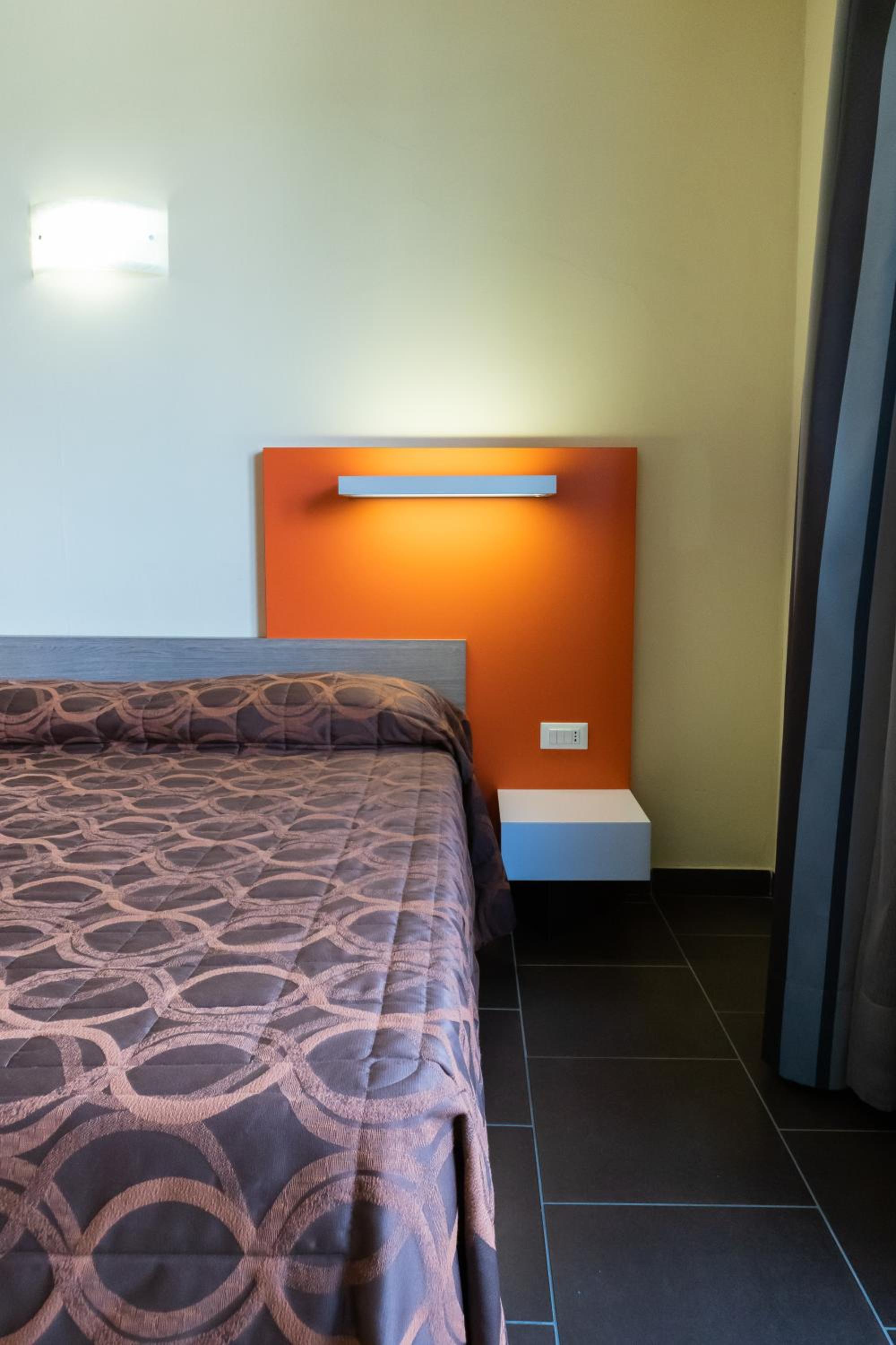 Double Room - Photo 9