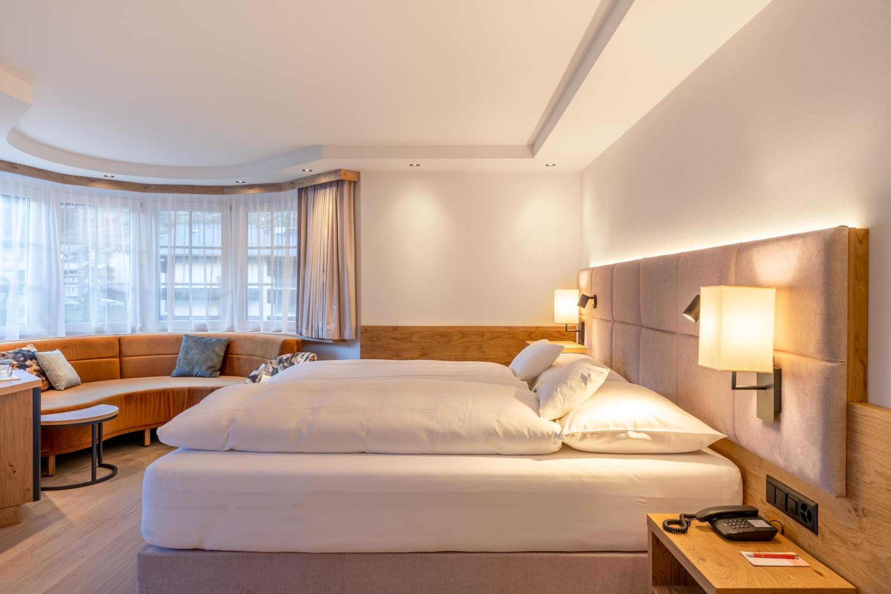 Large Double Room with Matterhorn View - Photo 7