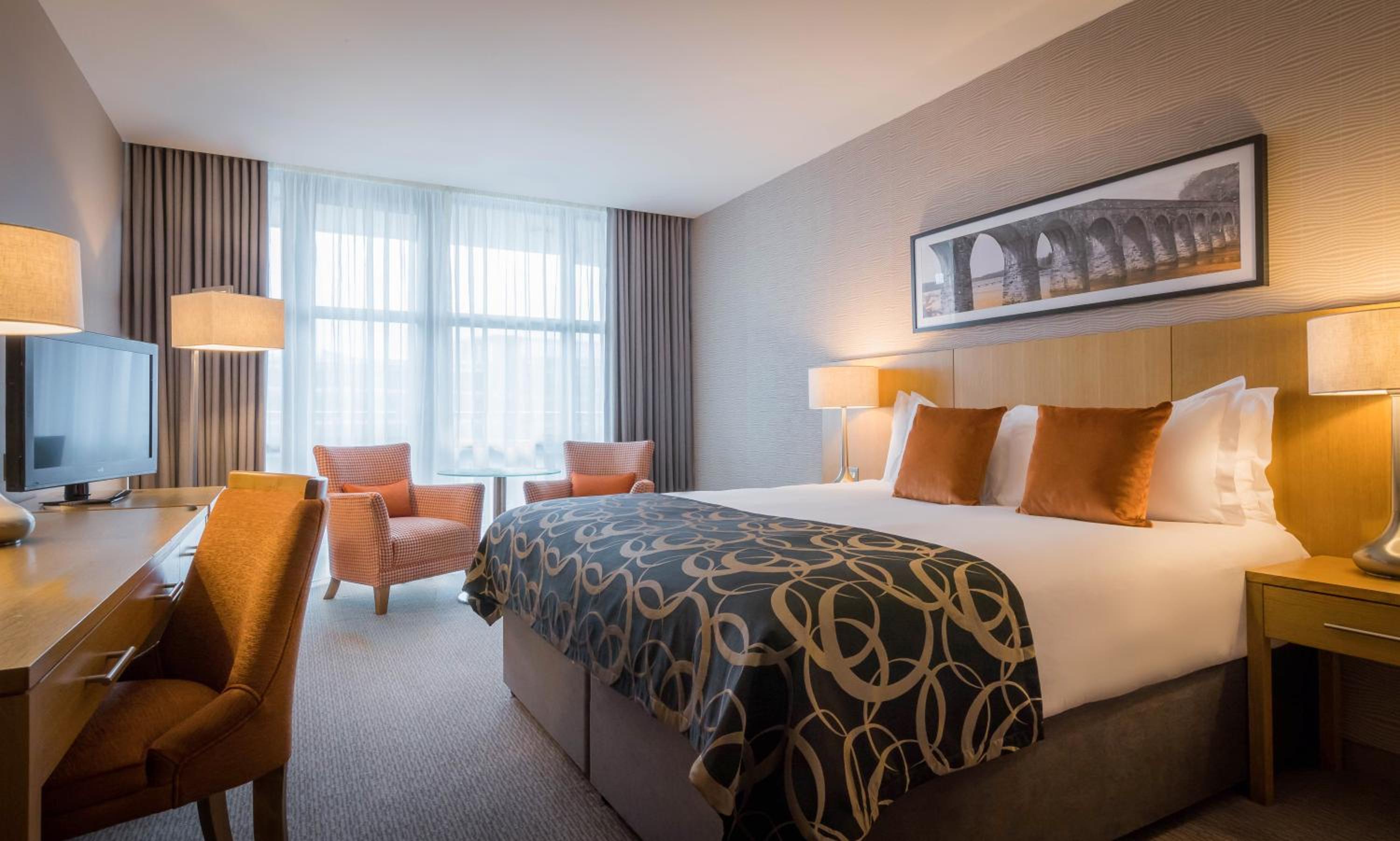 Deluxe King Room photo 1