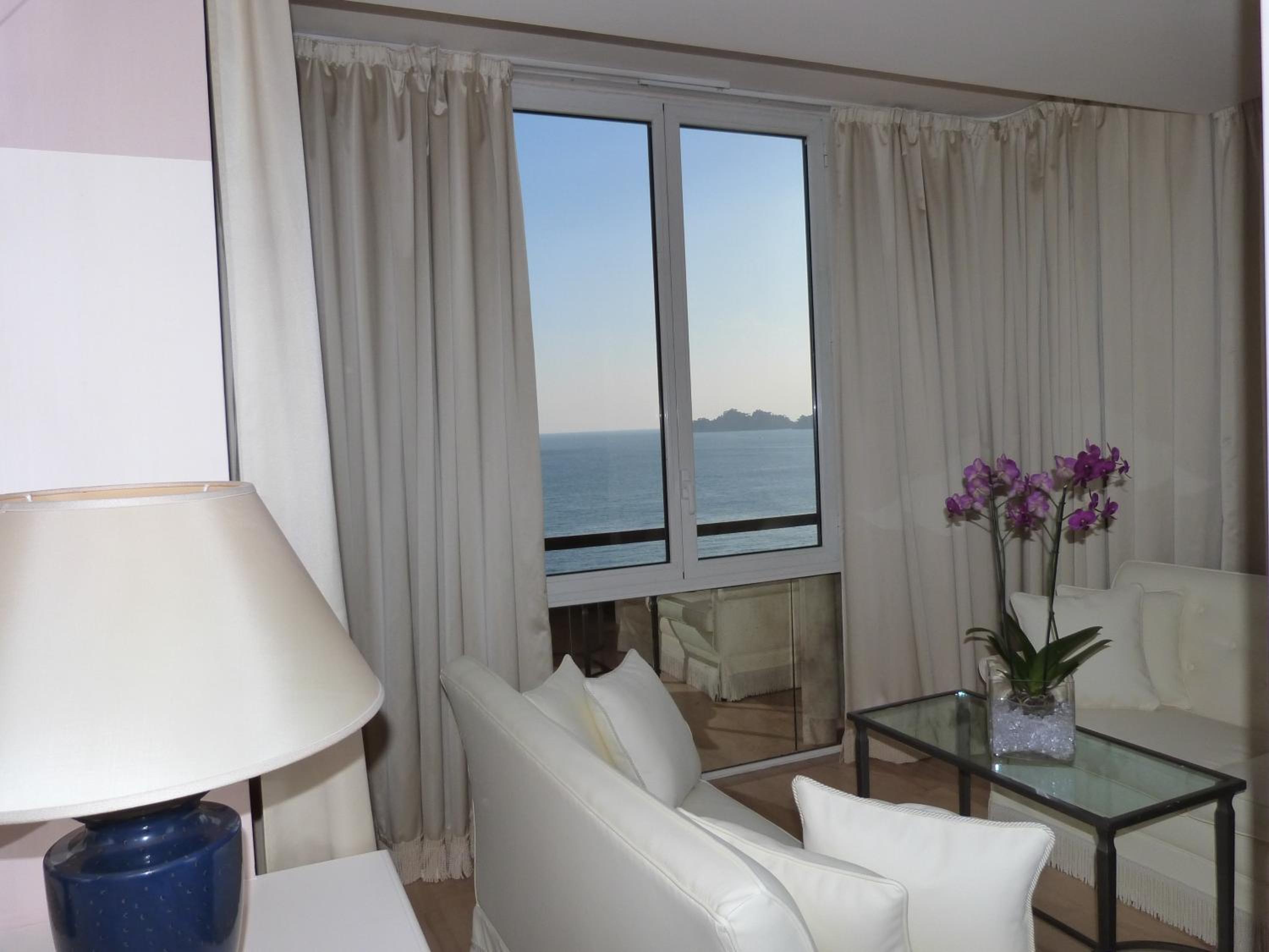 Junior Suite with Sea View - Photo 4