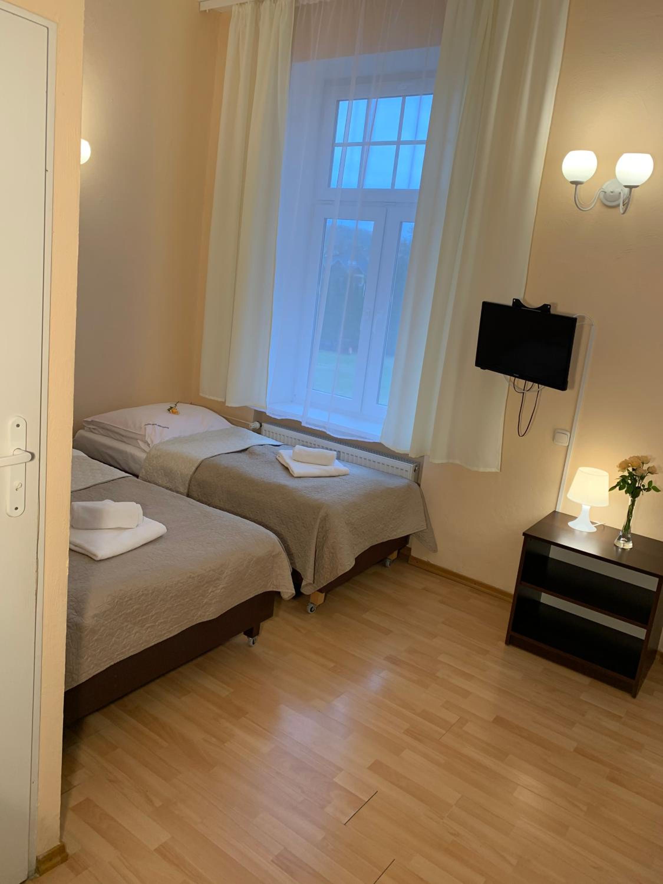 Double Room - Photo 6