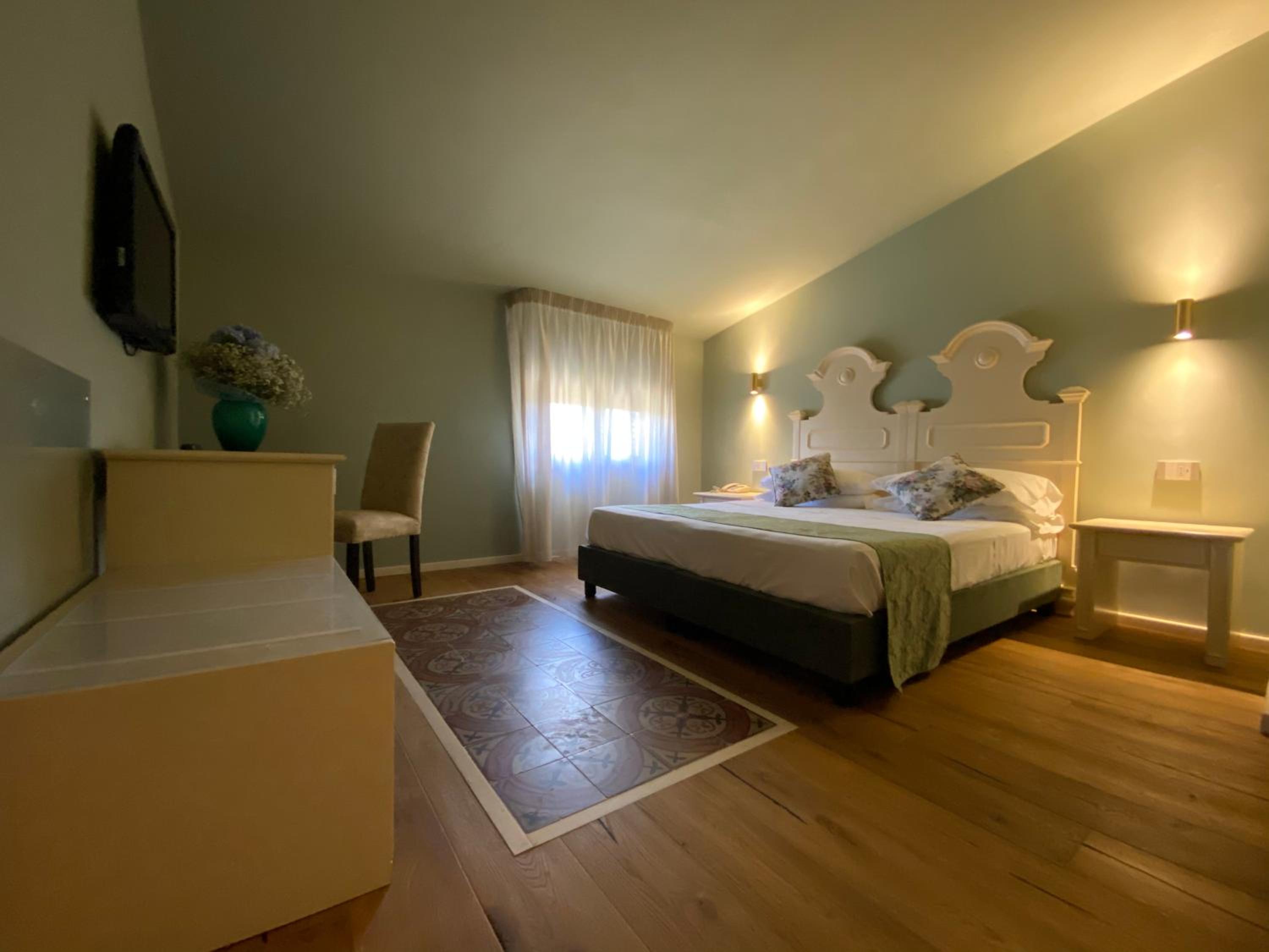 Junior Suite - Photo 1