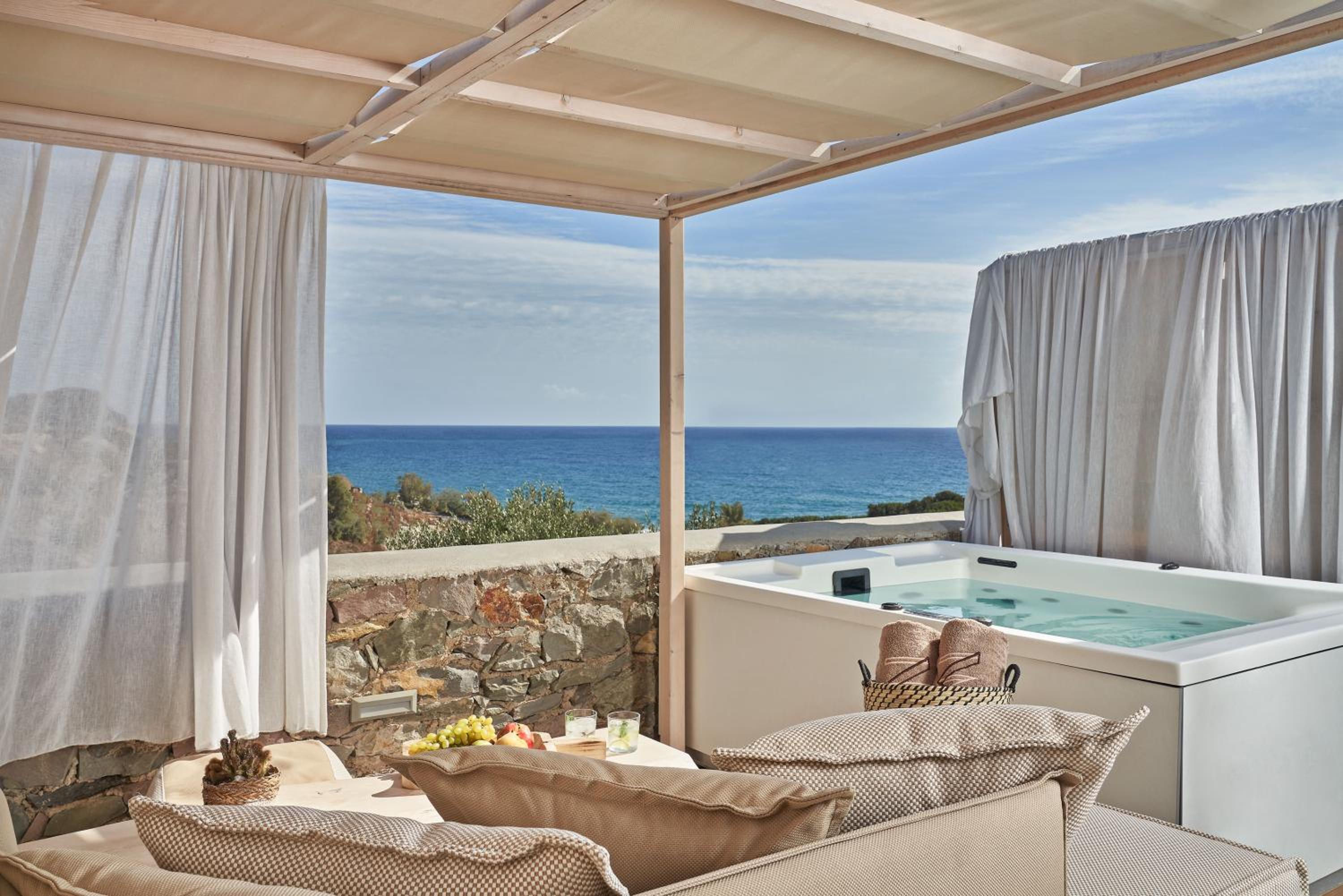 Suite with Spa Bath - Photo 4
