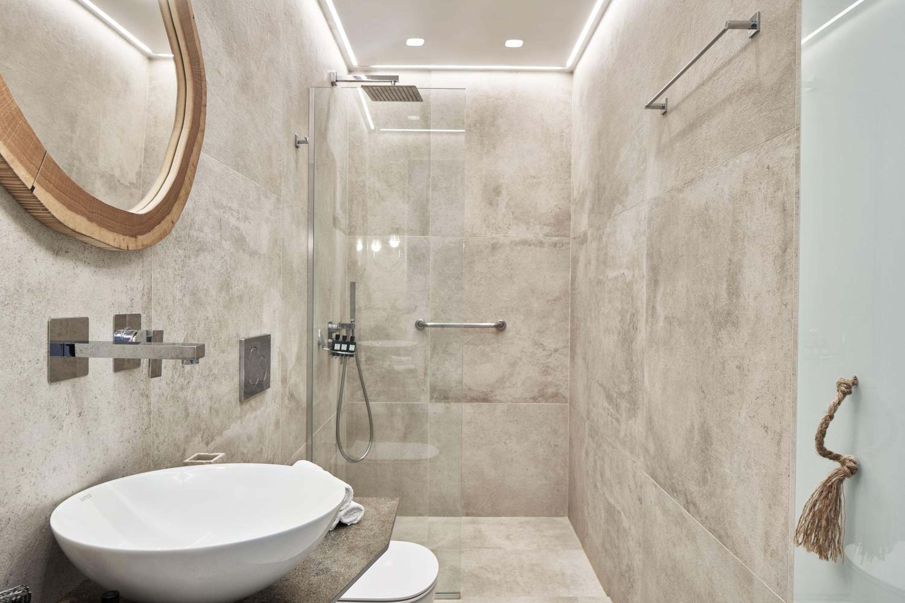 Suite with Spa Bath - Photo 2