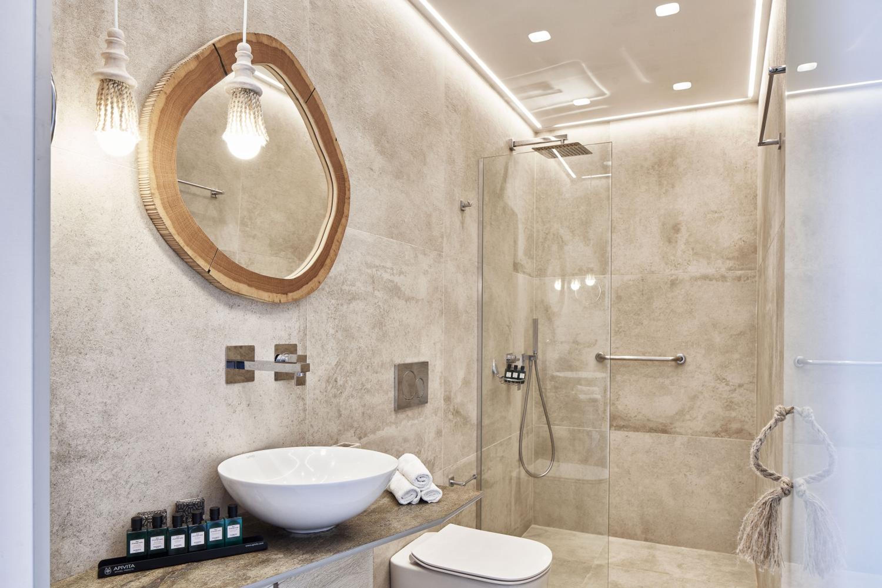 Suite with Spa Bath - Photo 3